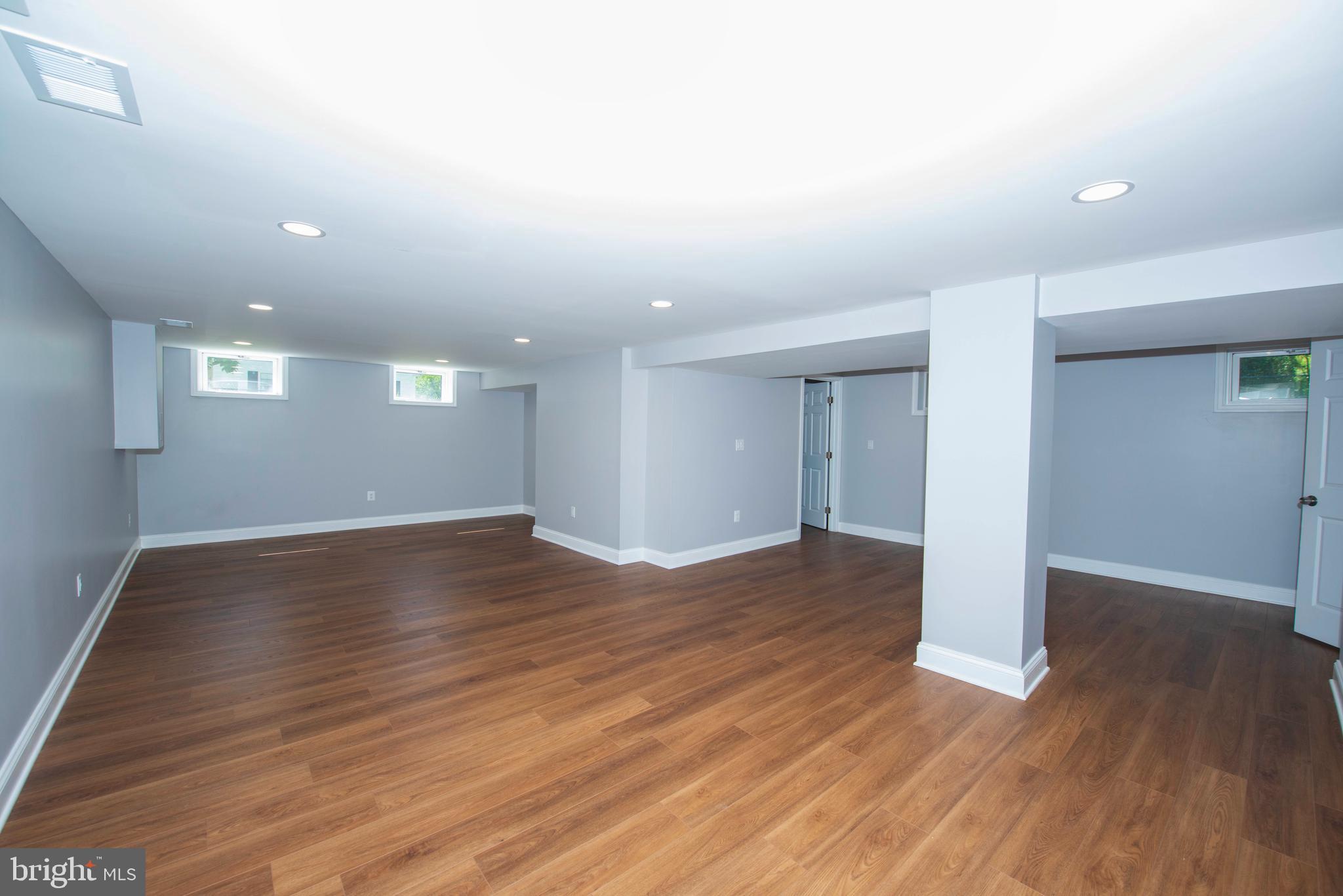 LAYTONSVILLE OUTSIDE - Residential