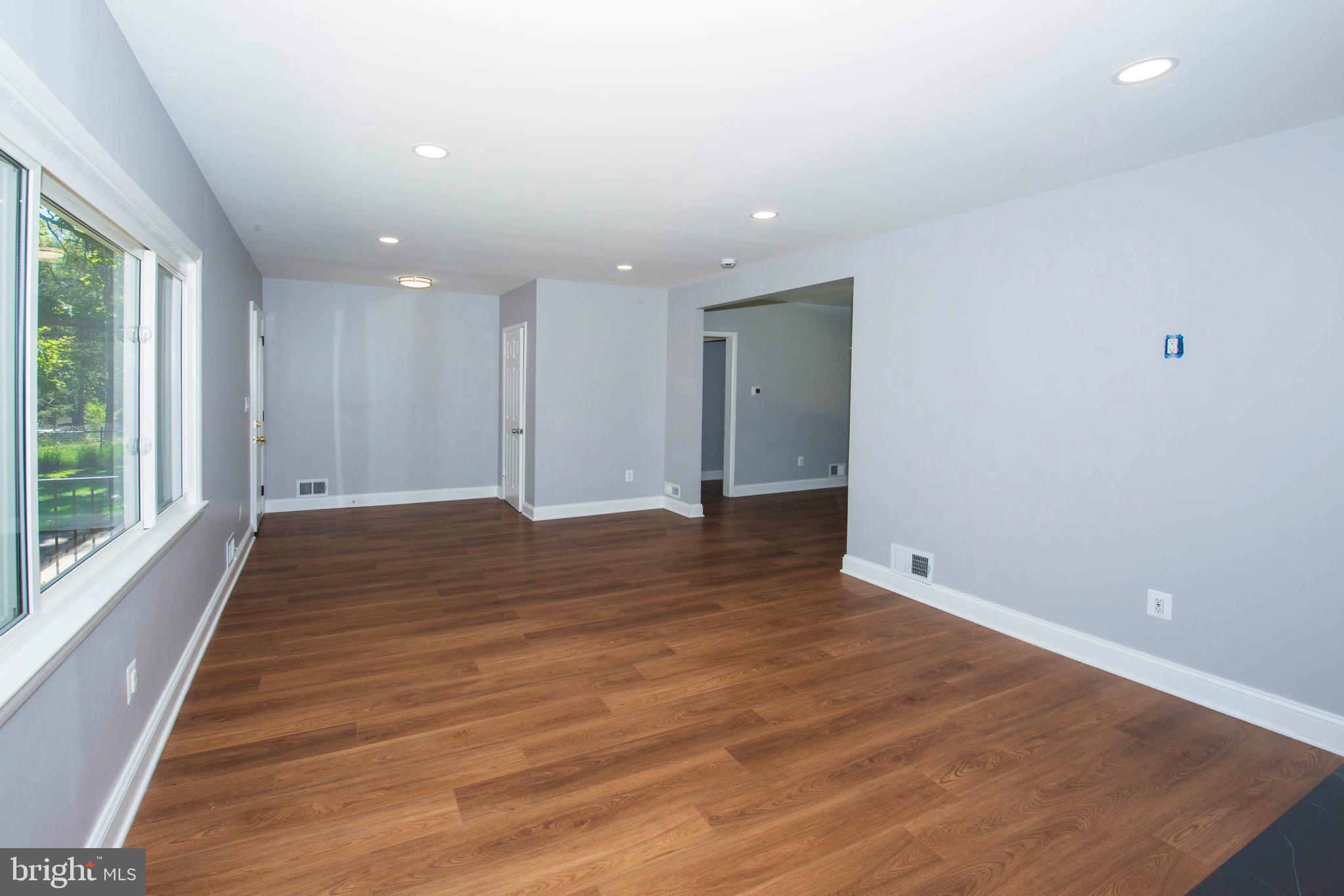 LAYTONSVILLE OUTSIDE - Residential