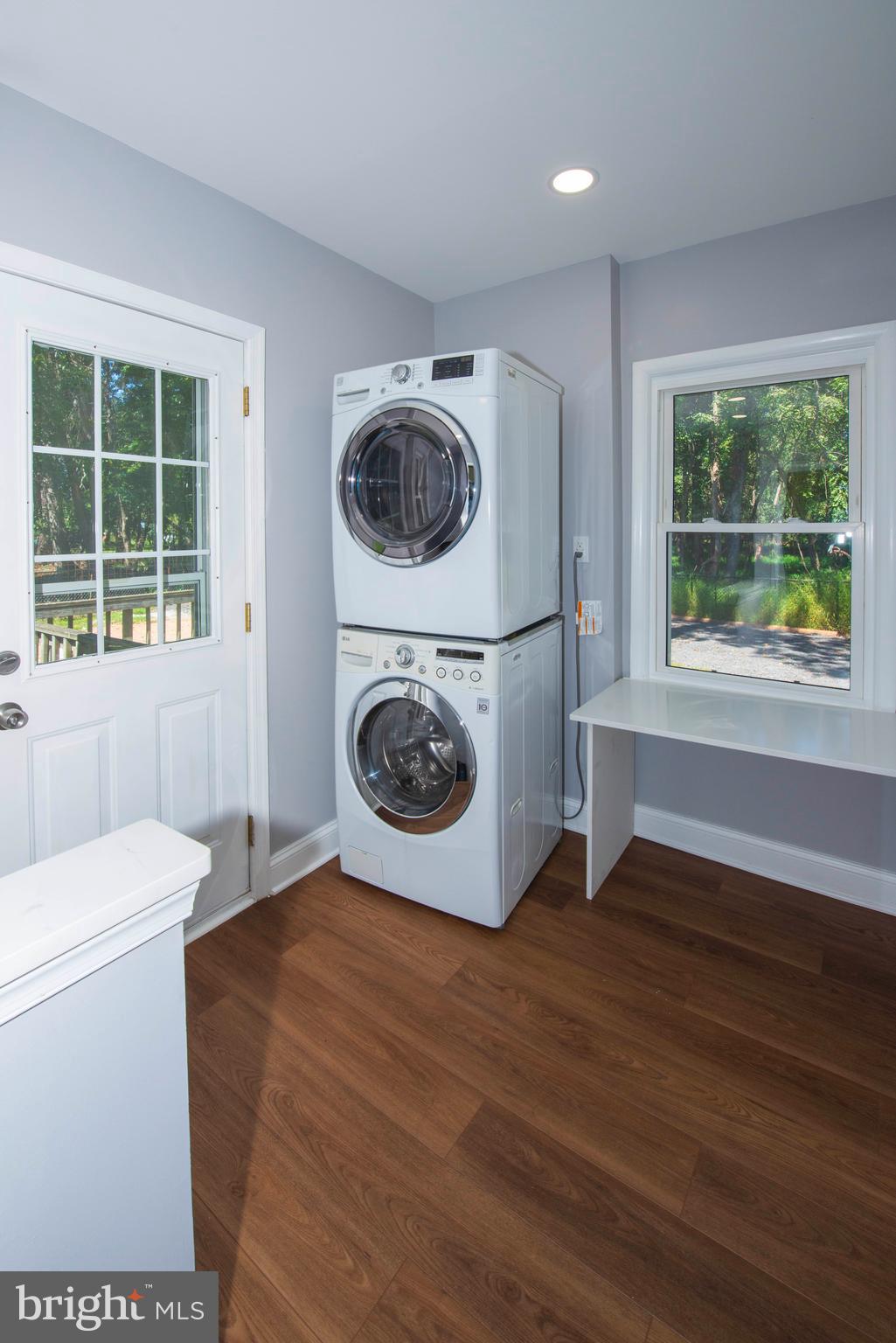 LAYTONSVILLE OUTSIDE - Residential