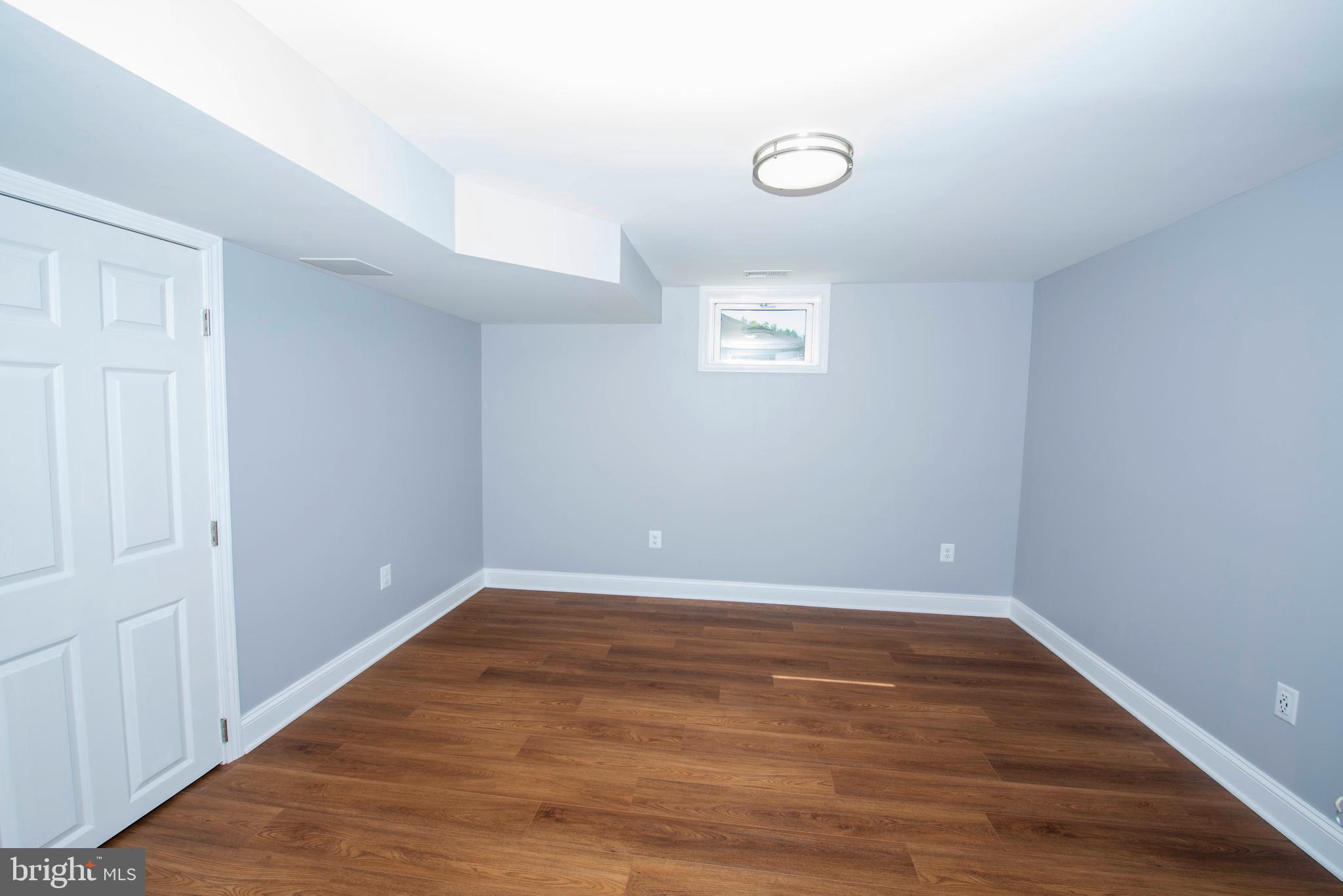 LAYTONSVILLE OUTSIDE - Residential