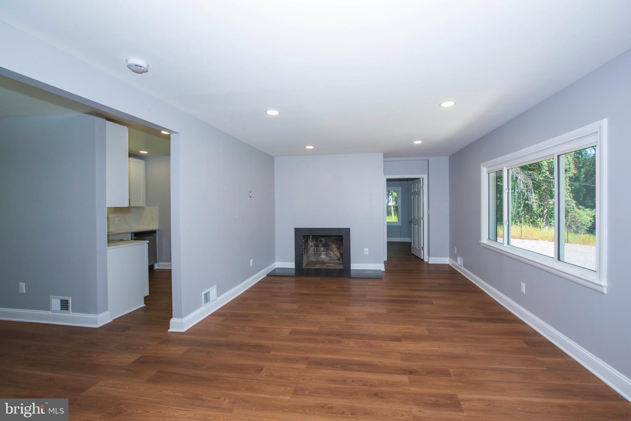 LAYTONSVILLE OUTSIDE - Residential