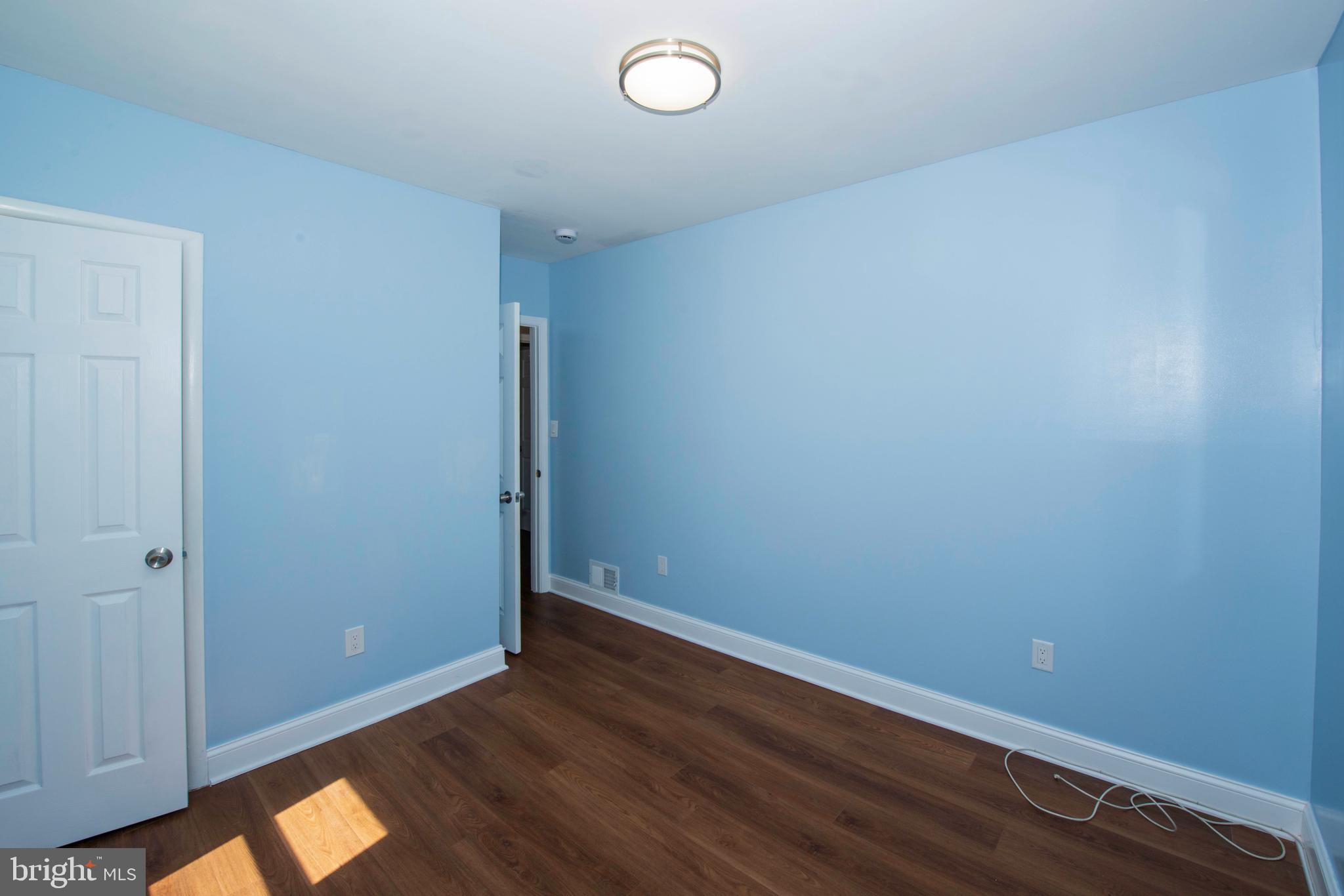 LAYTONSVILLE OUTSIDE - Residential