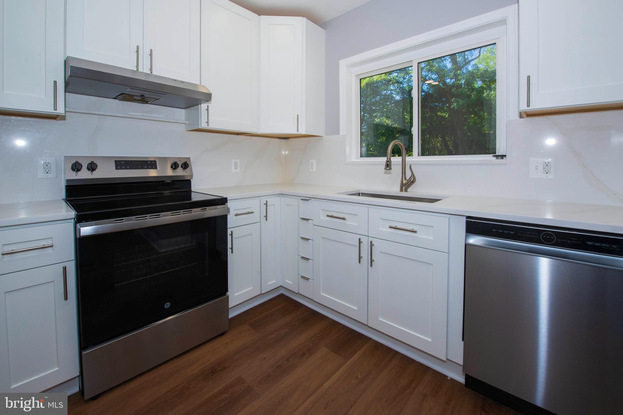 LAYTONSVILLE OUTSIDE - Residential