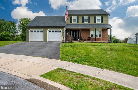 Homes For Sale - 212 Crystal Circle<br/> Berks County, BIRDSBORO, PA 19508