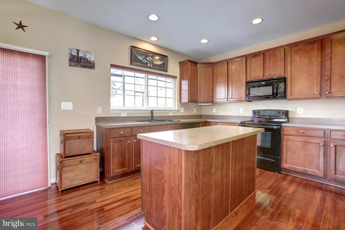 KATIES GROVE - Residential