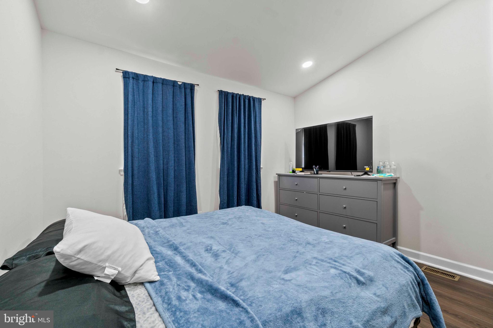 CURTIS BAY - Residential Income