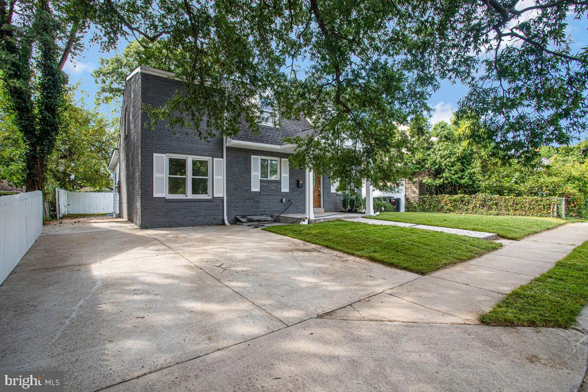 2500 ARLINGTON