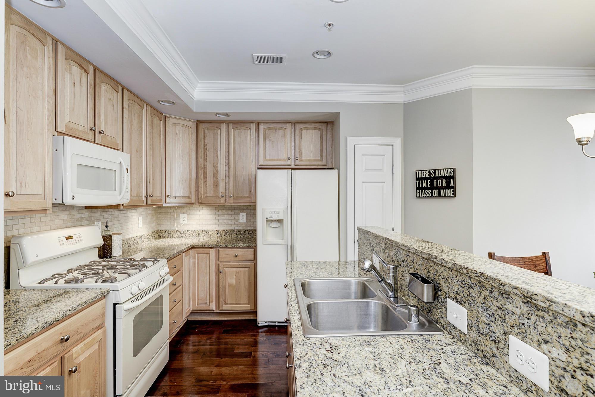 HIDDEN CREEK - Residential