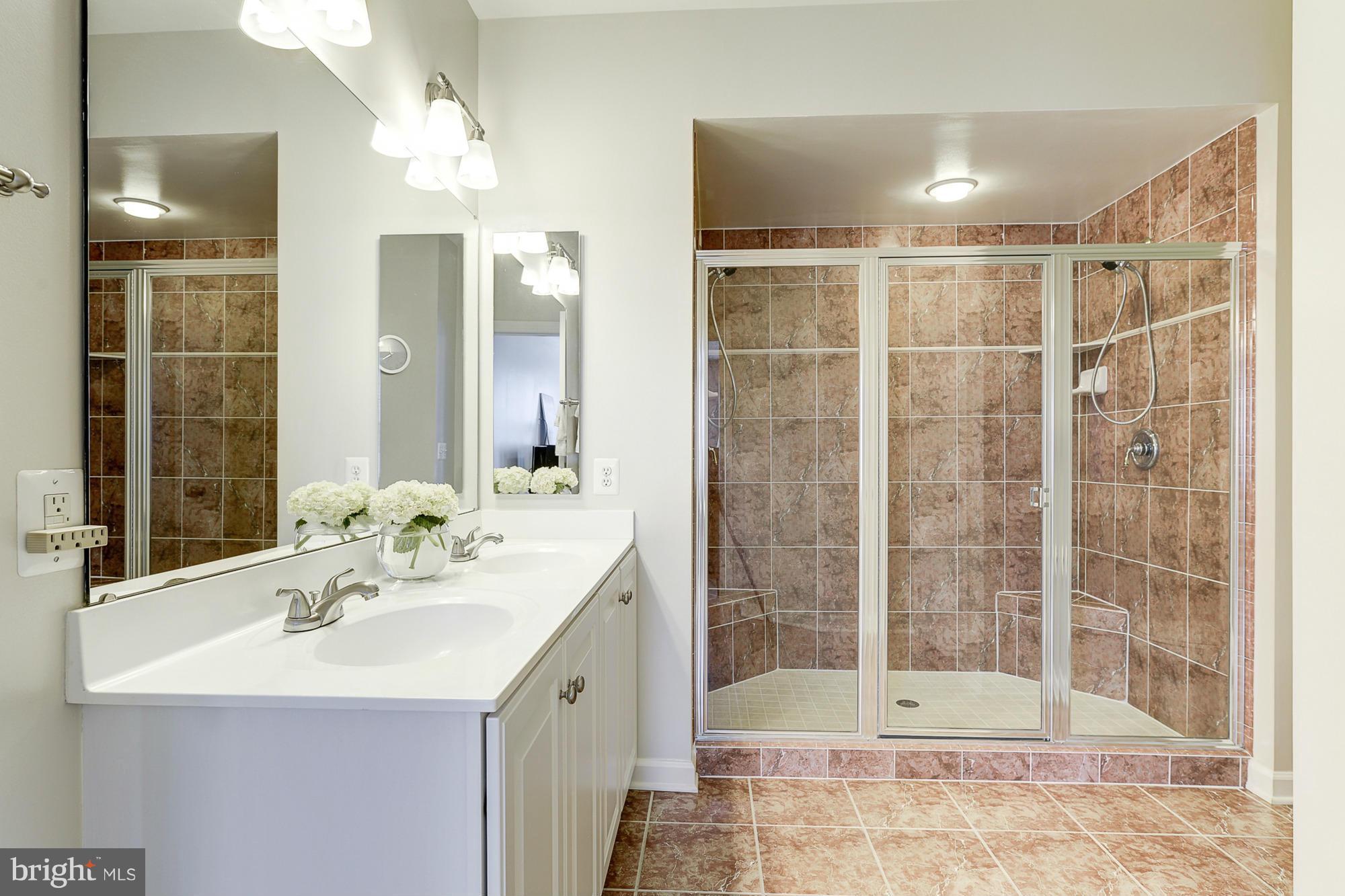 HIDDEN CREEK - Residential