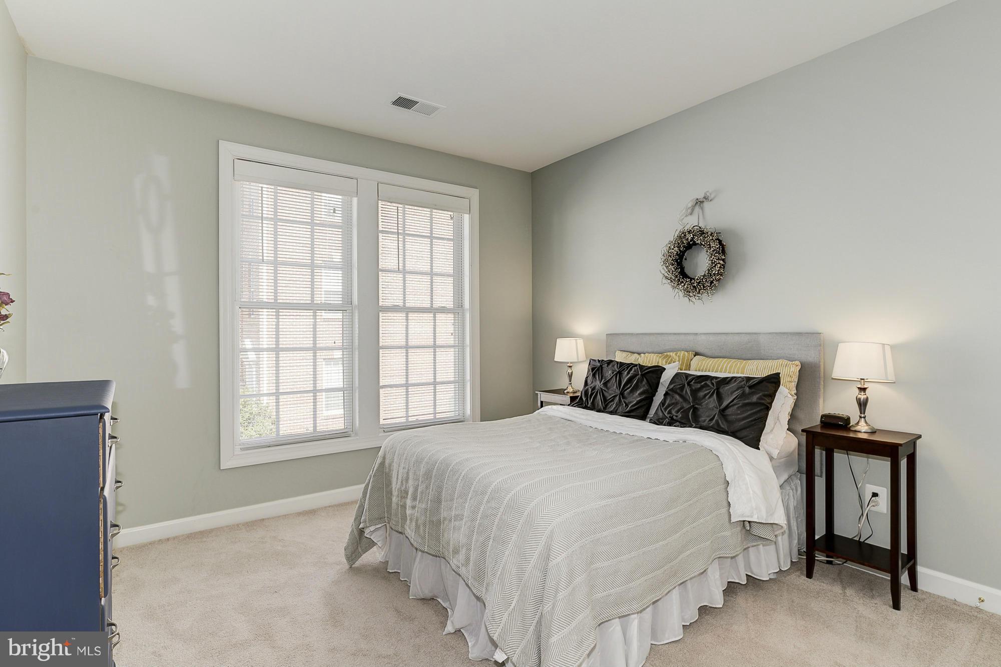 HIDDEN CREEK - Residential