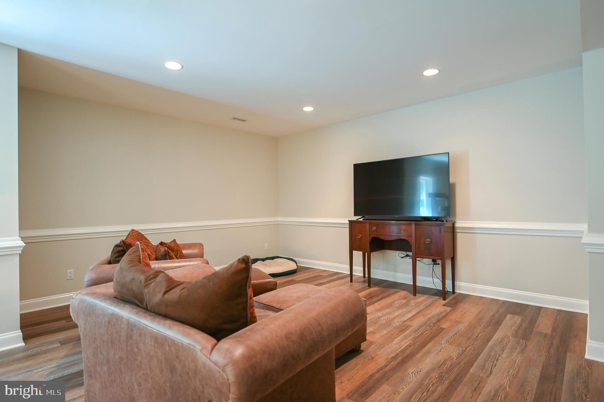 WHITEHORSE MEADOWS - Residential