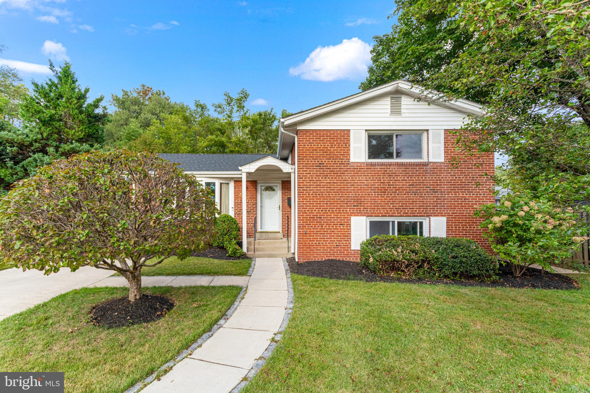 3607 SANDY COURT