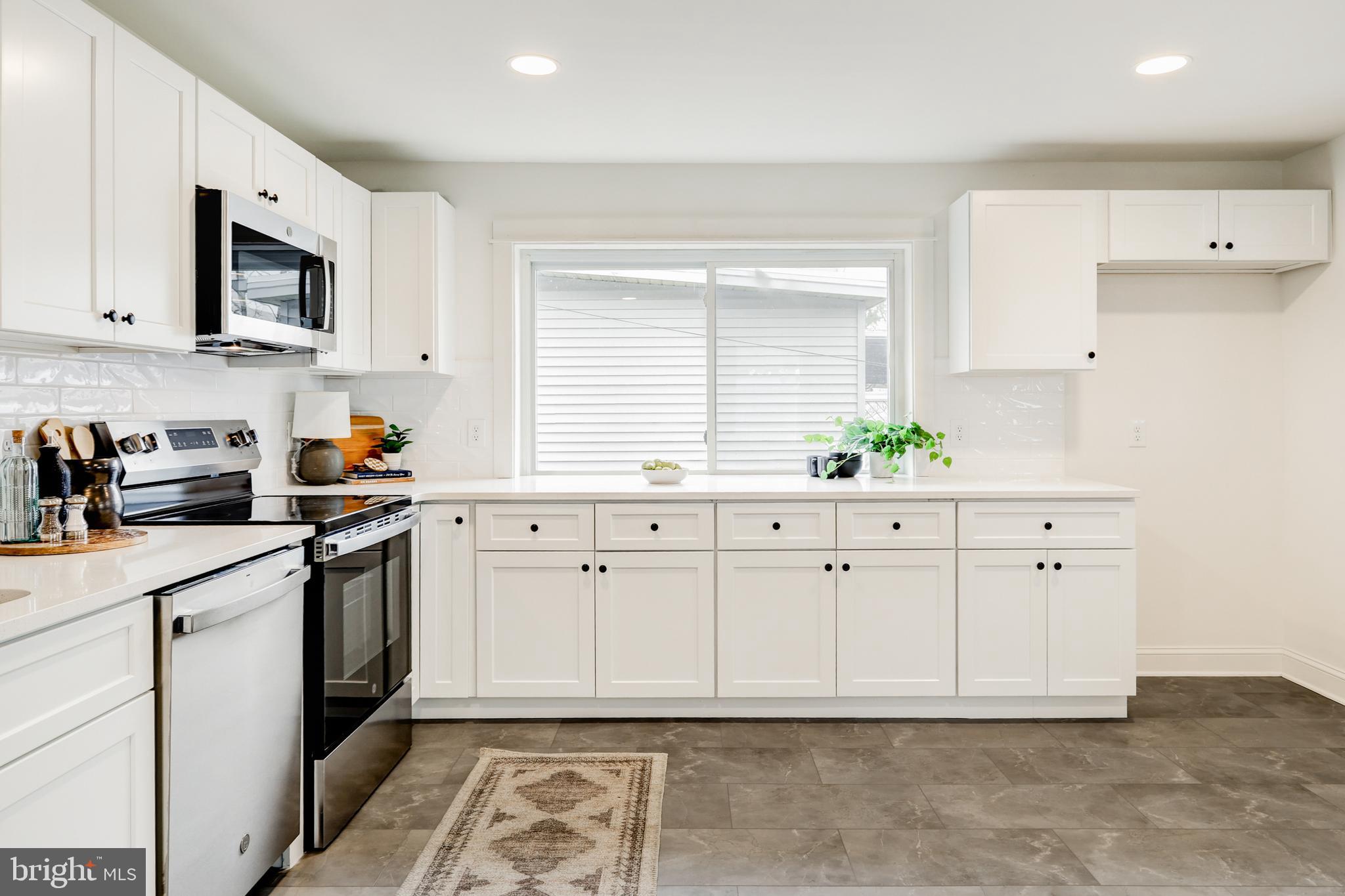 FAR HILLS FARM - Residential