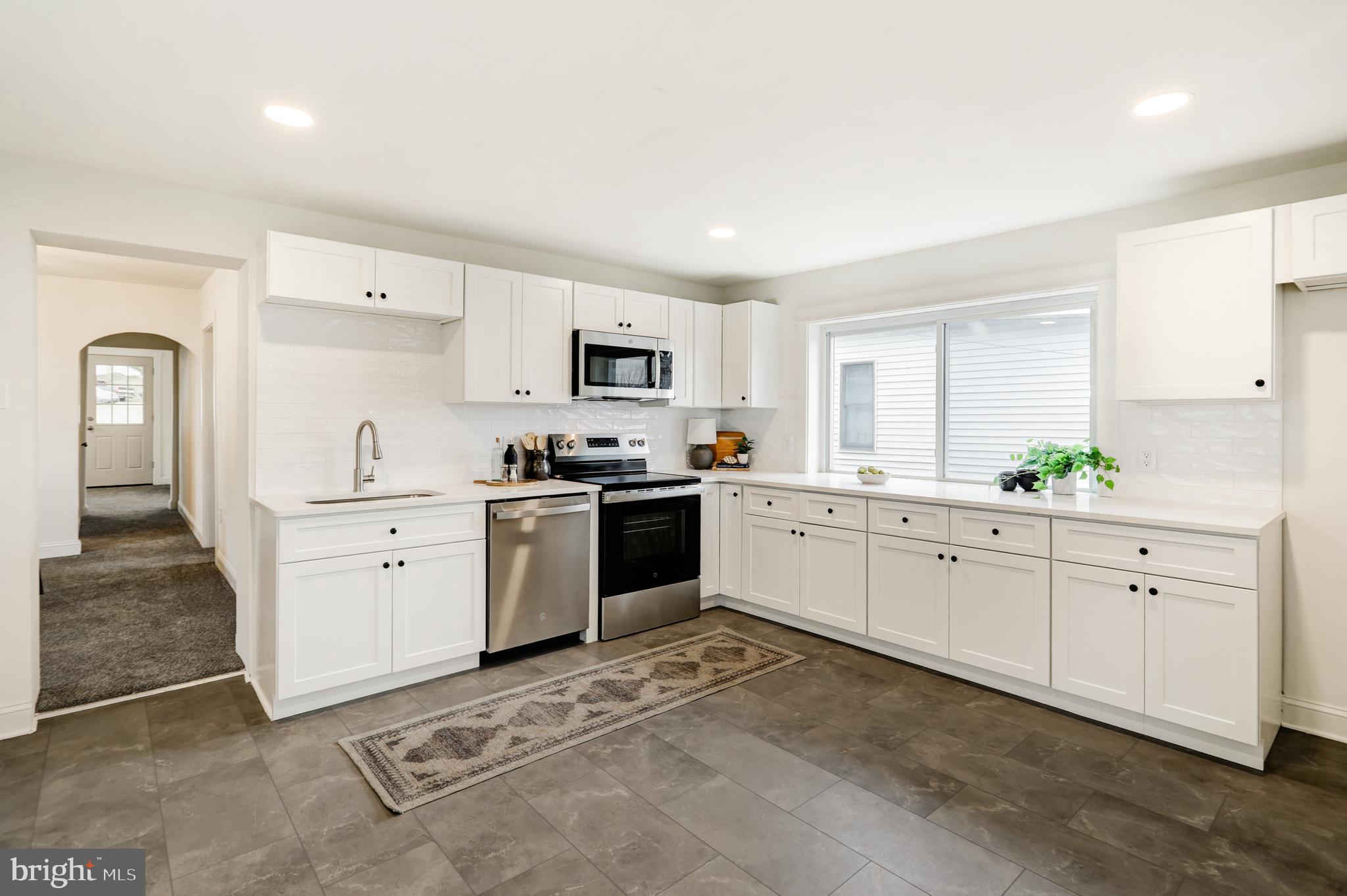 FAR HILLS FARM - Residential