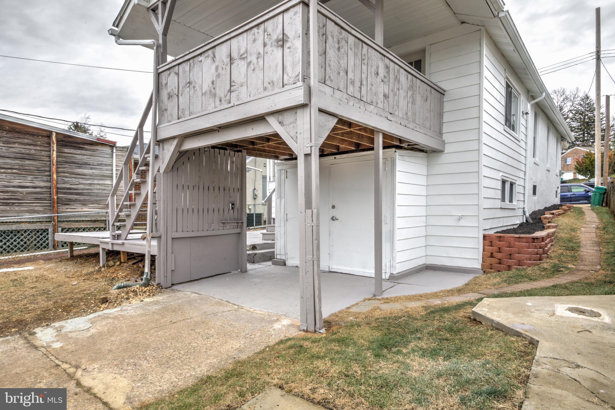 FAR HILLS FARM - Residential