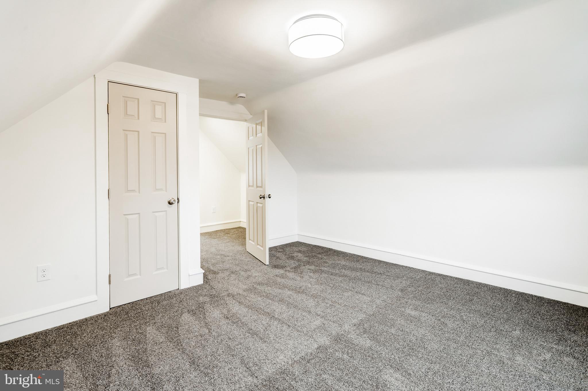 FAR HILLS FARM - Residential