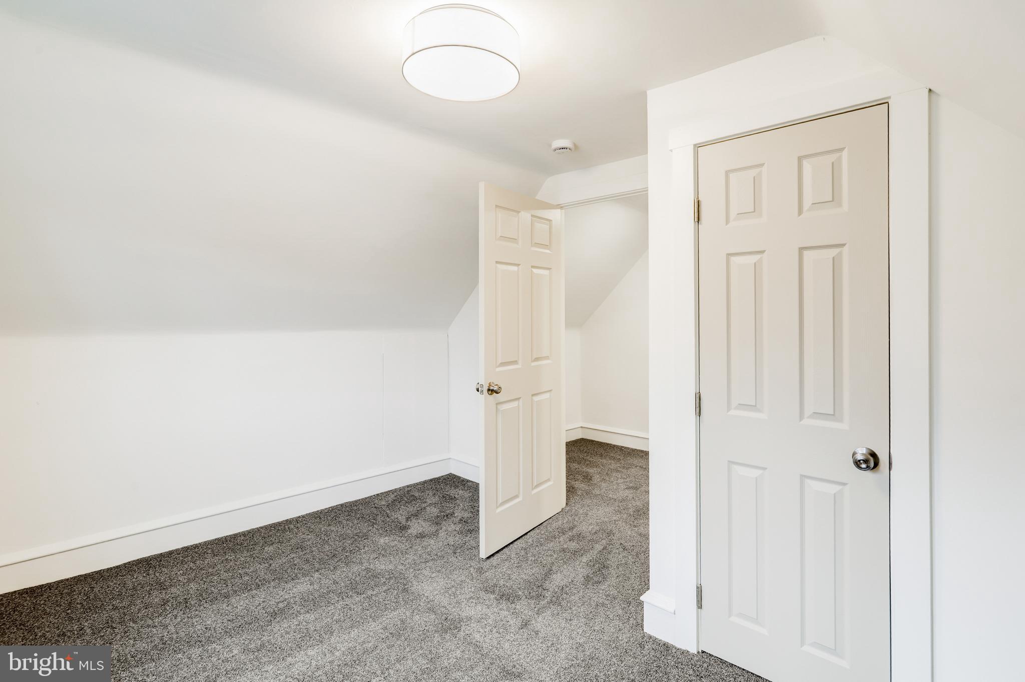 FAR HILLS FARM - Residential