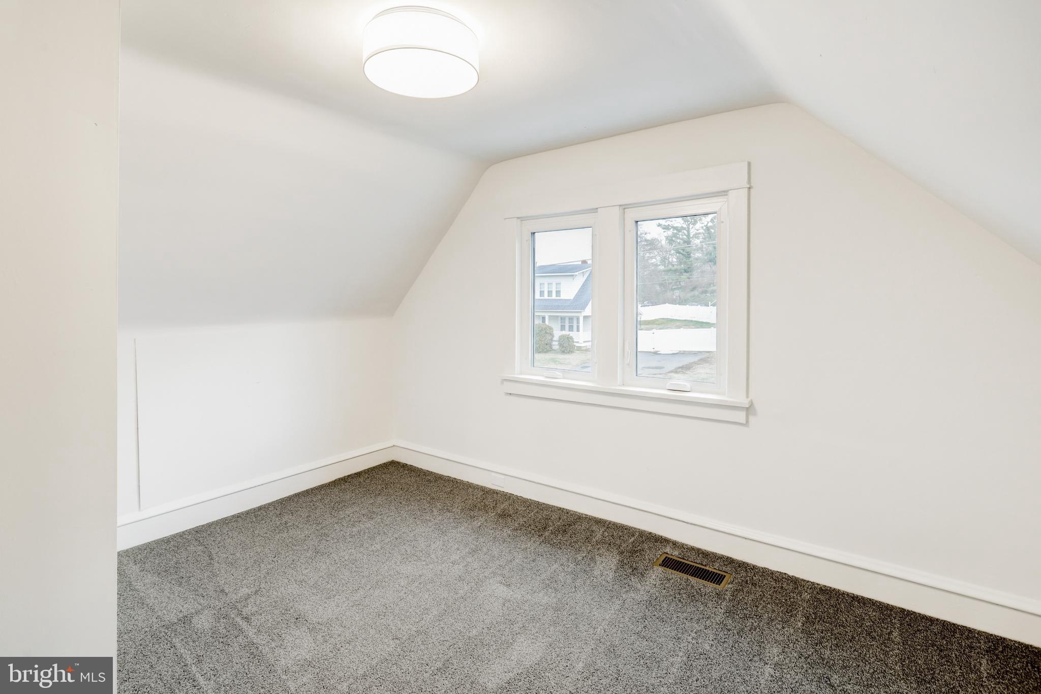 FAR HILLS FARM - Residential