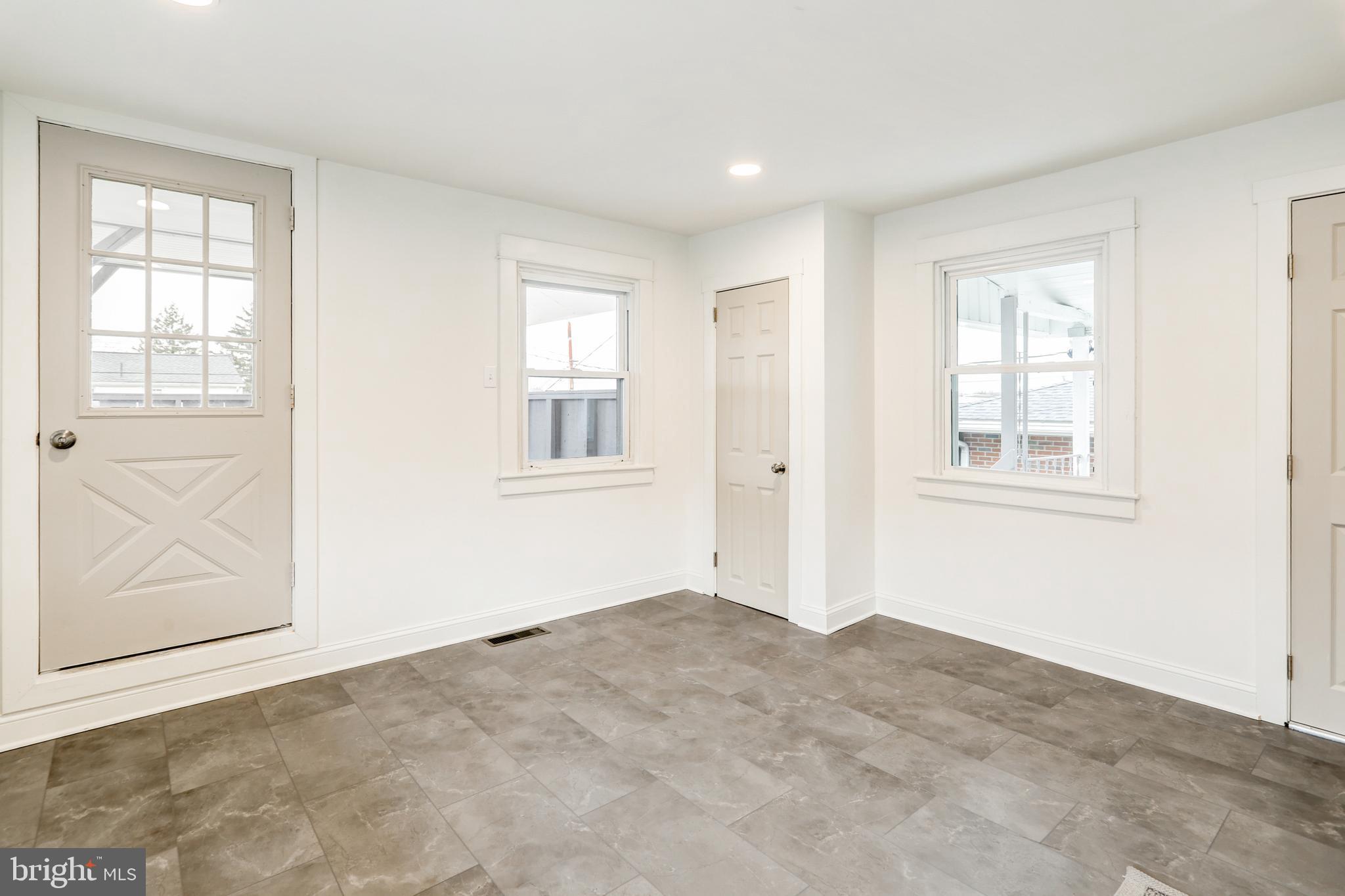 FAR HILLS FARM - Residential