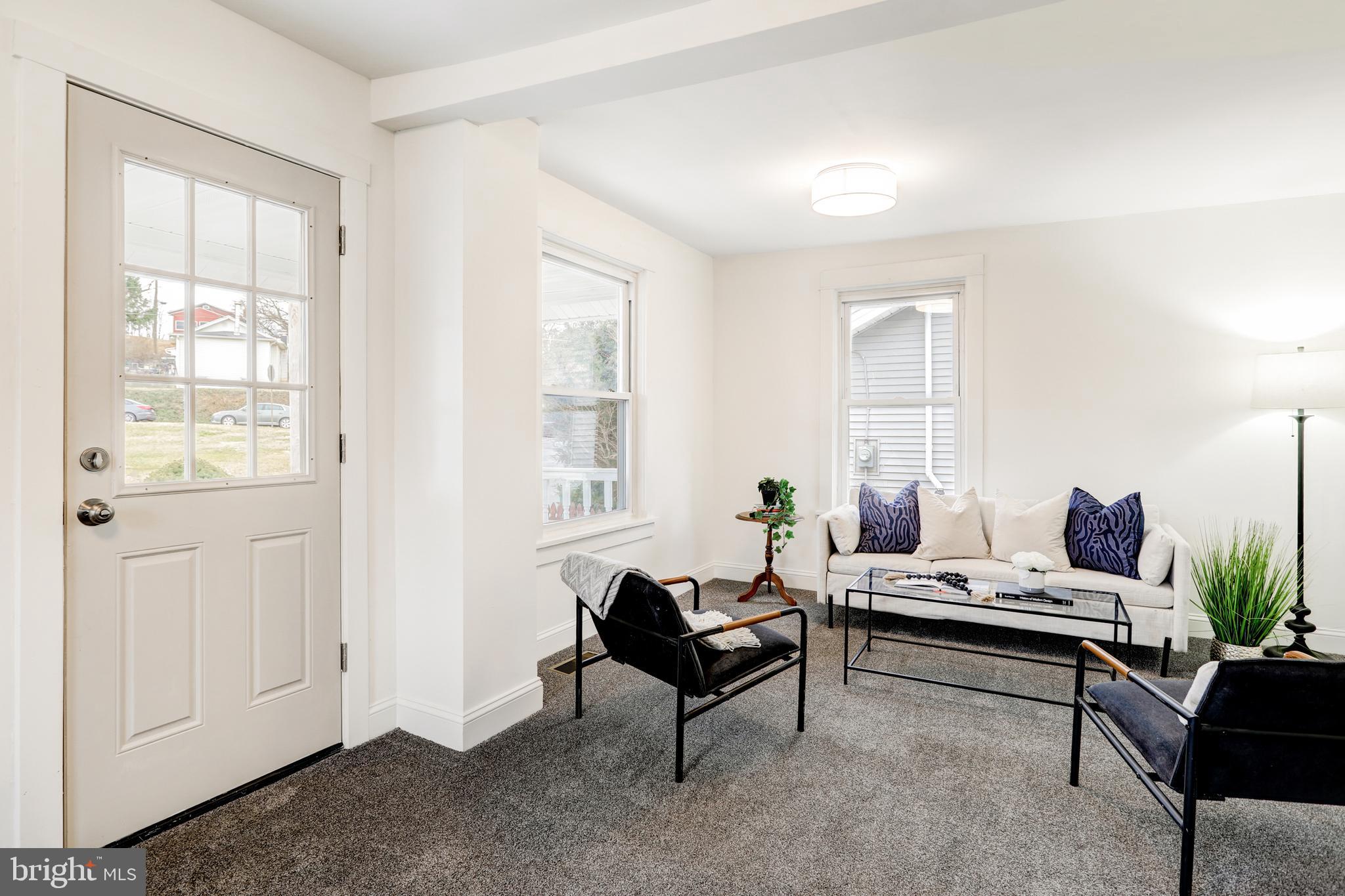 FAR HILLS FARM - Residential