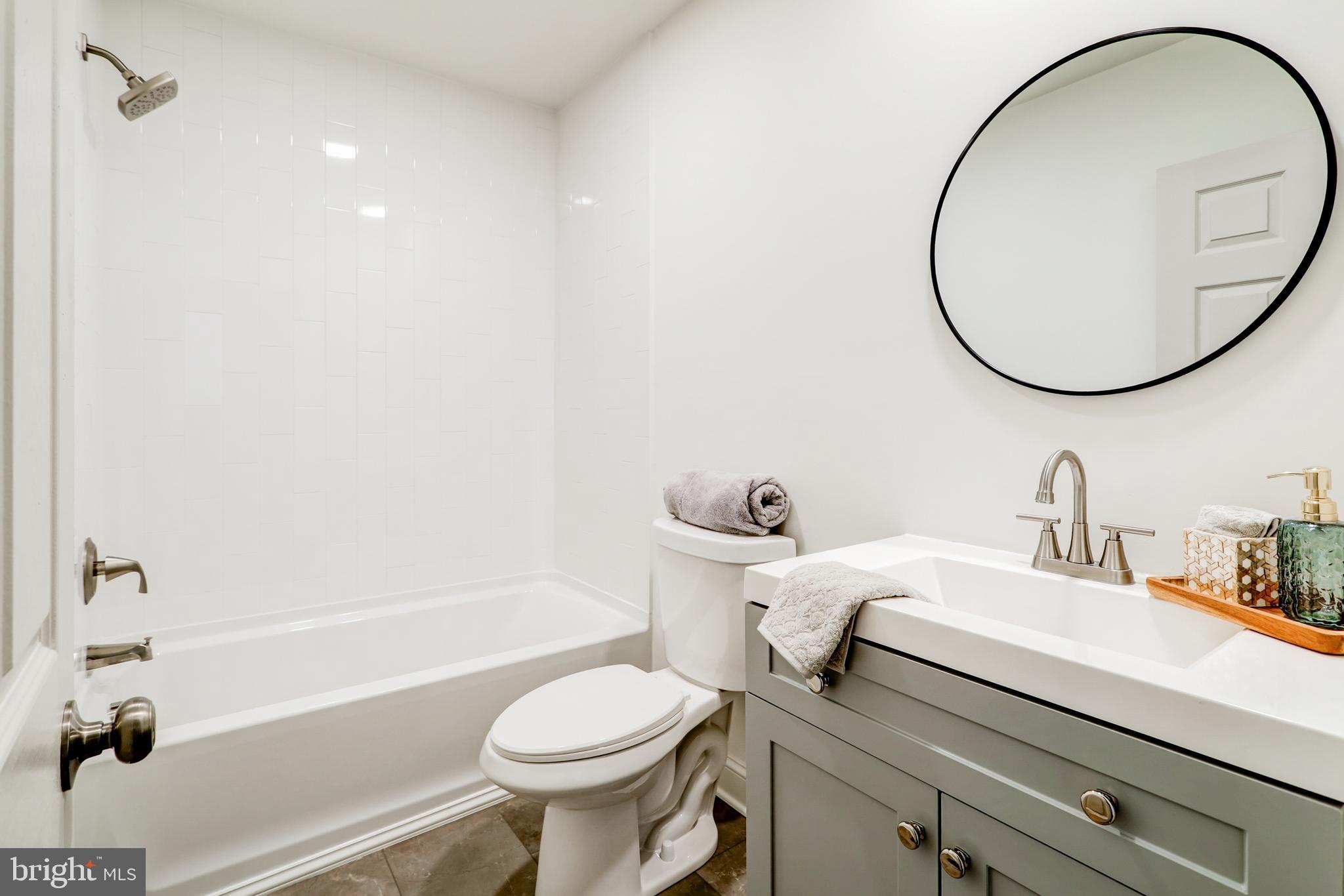 FAR HILLS FARM - Residential