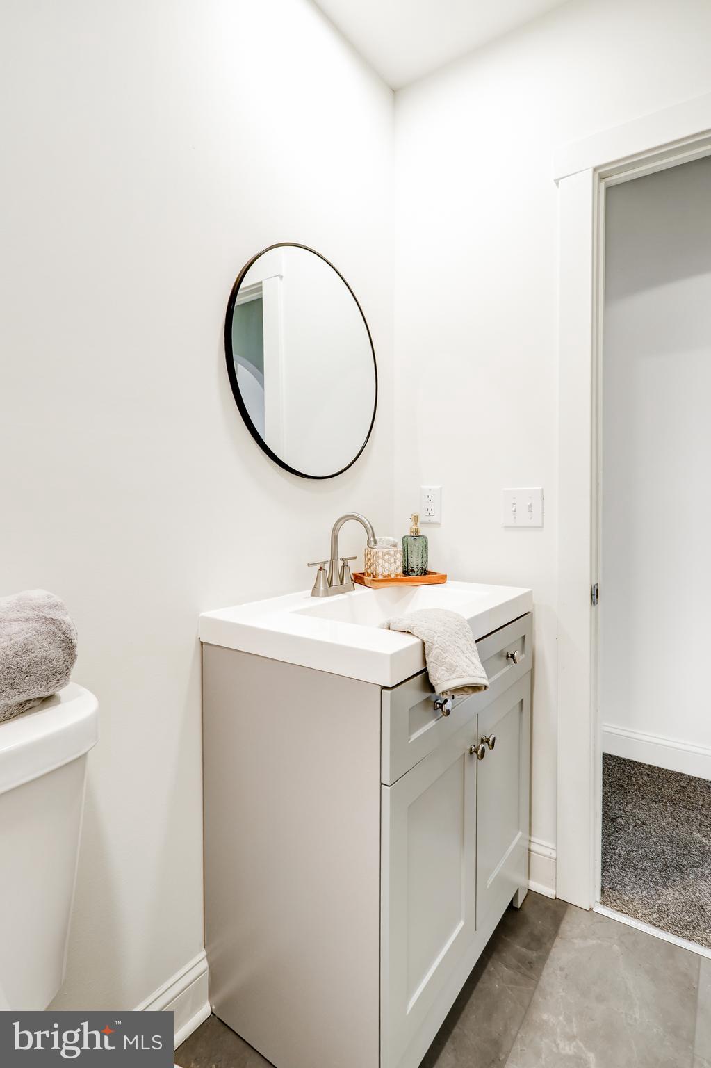 FAR HILLS FARM - Residential