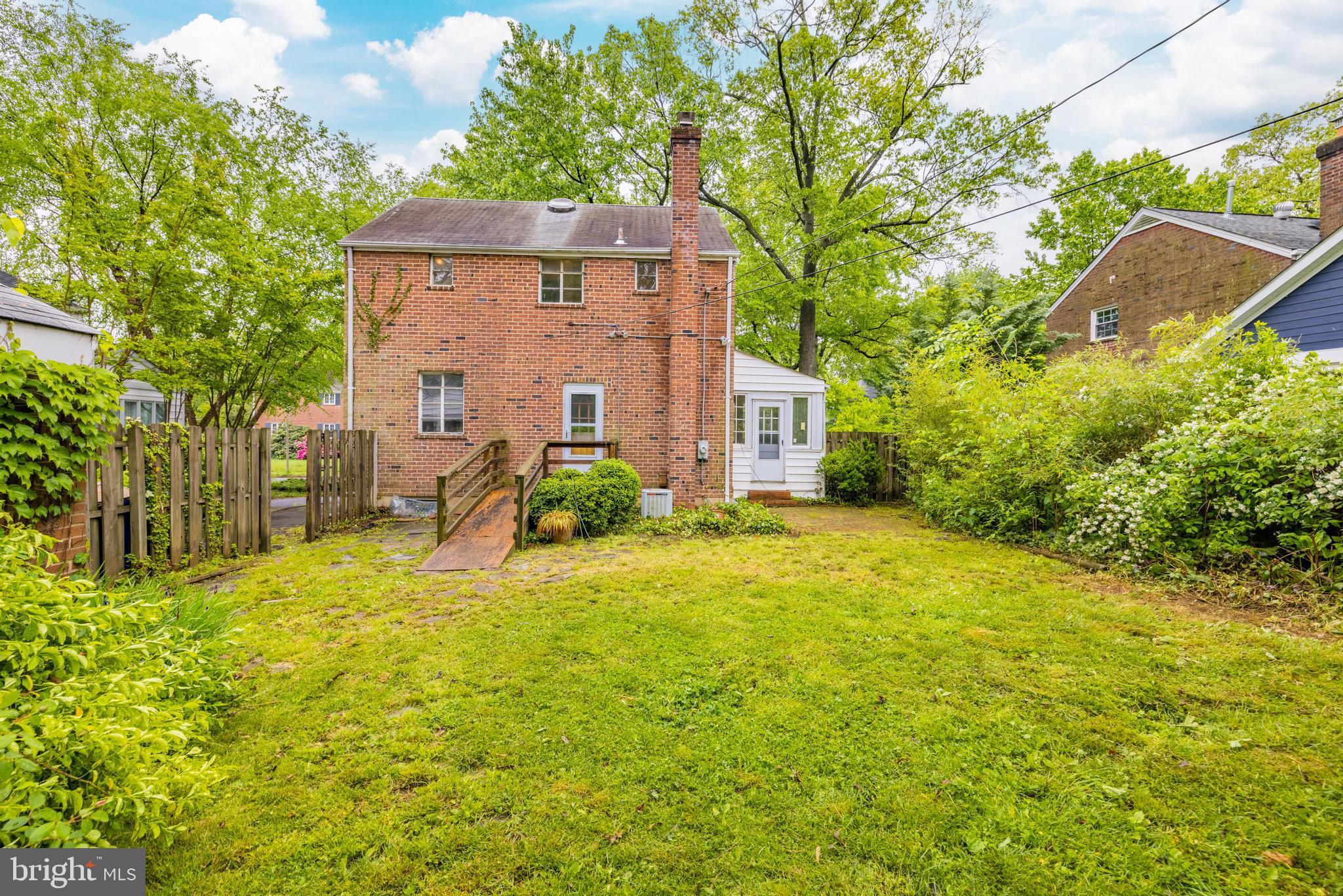 ARLINGTON FOREST - Residential