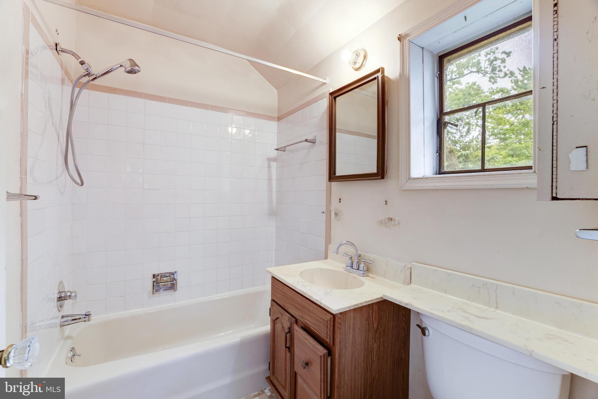 ARLINGTON FOREST - Residential