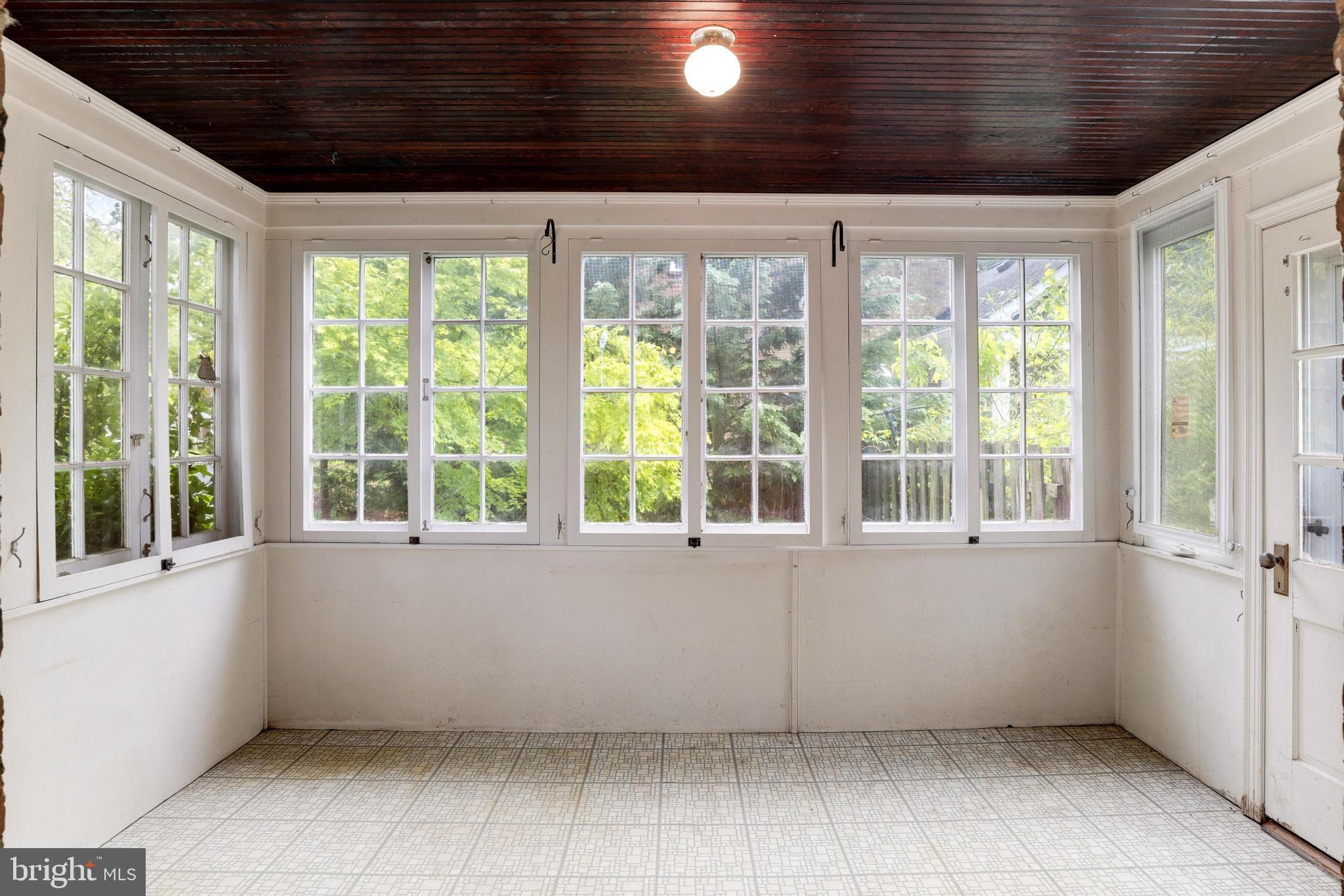 ARLINGTON FOREST - Residential