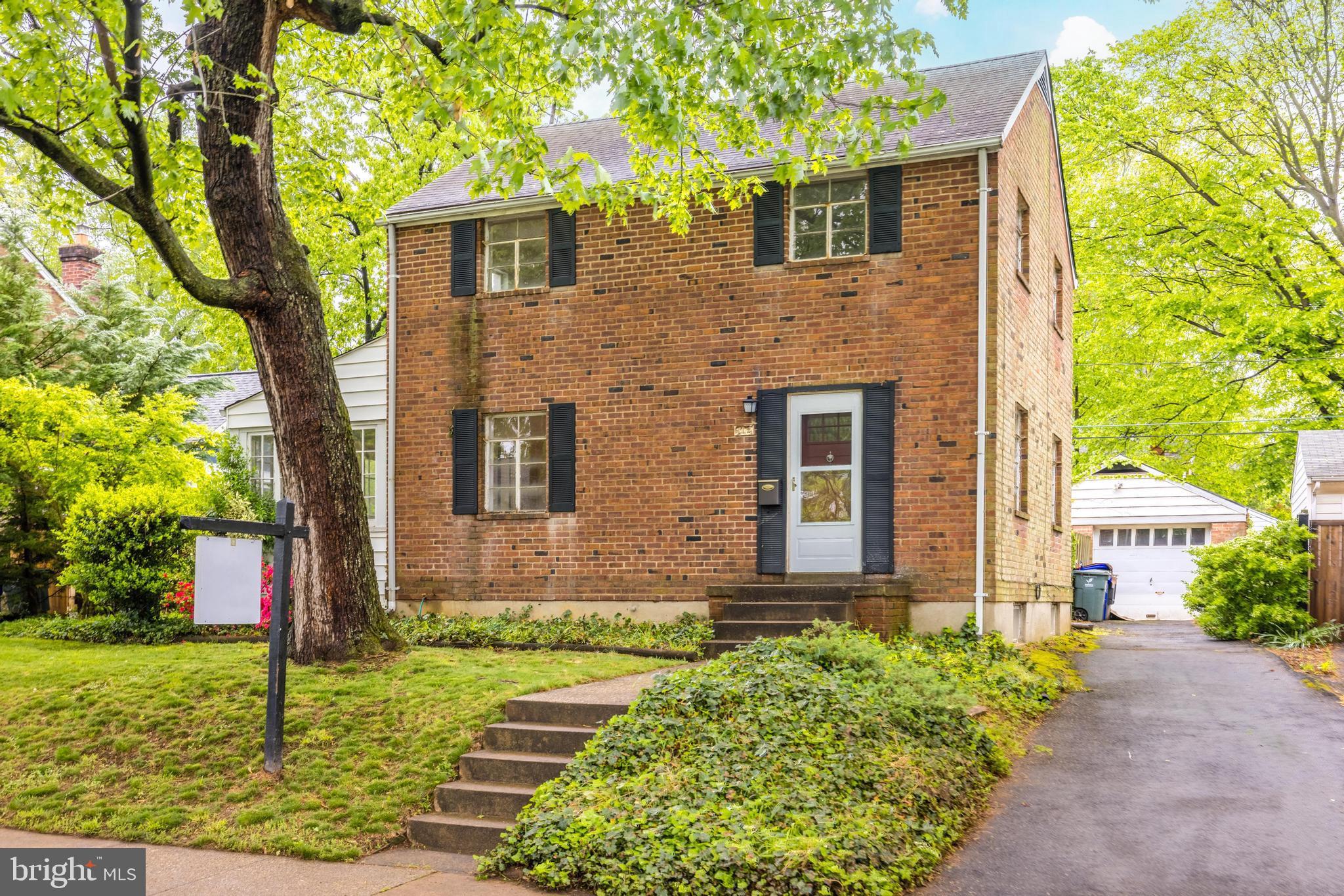 ARLINGTON FOREST - Residential