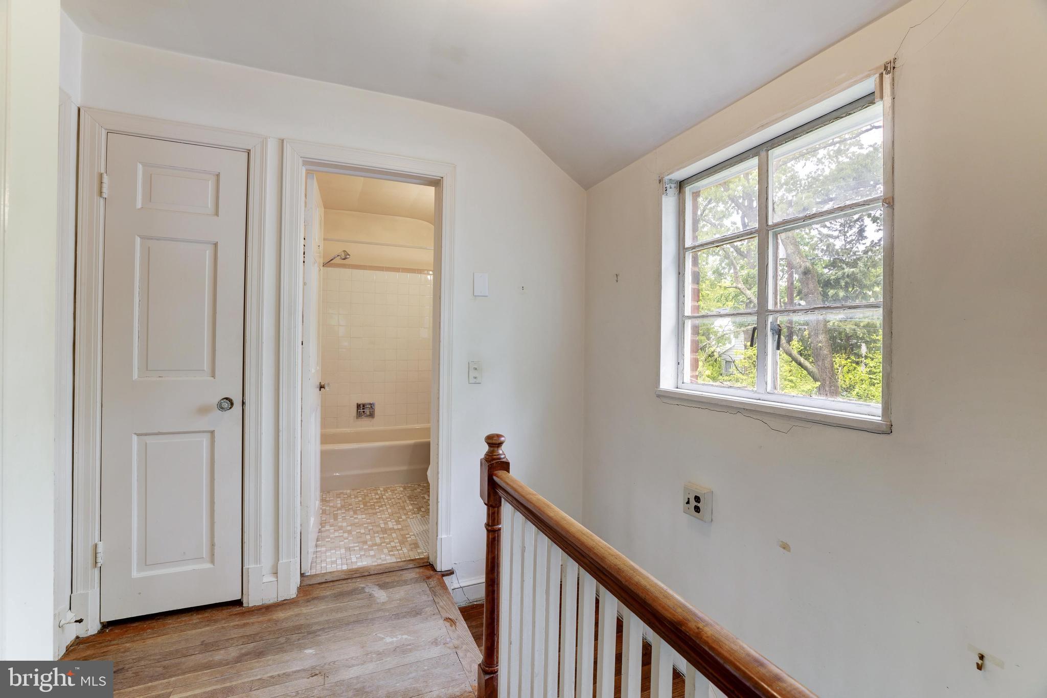 ARLINGTON FOREST - Residential