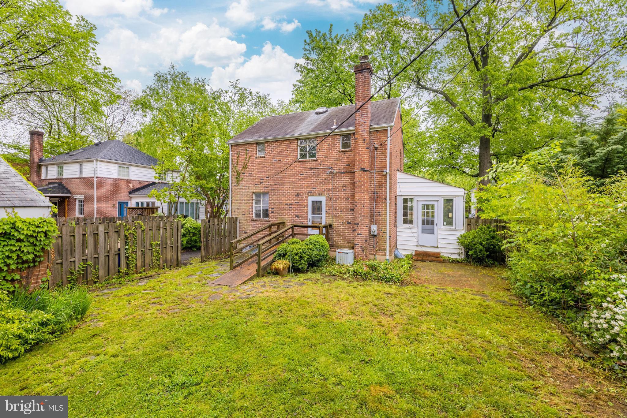 ARLINGTON FOREST - Residential