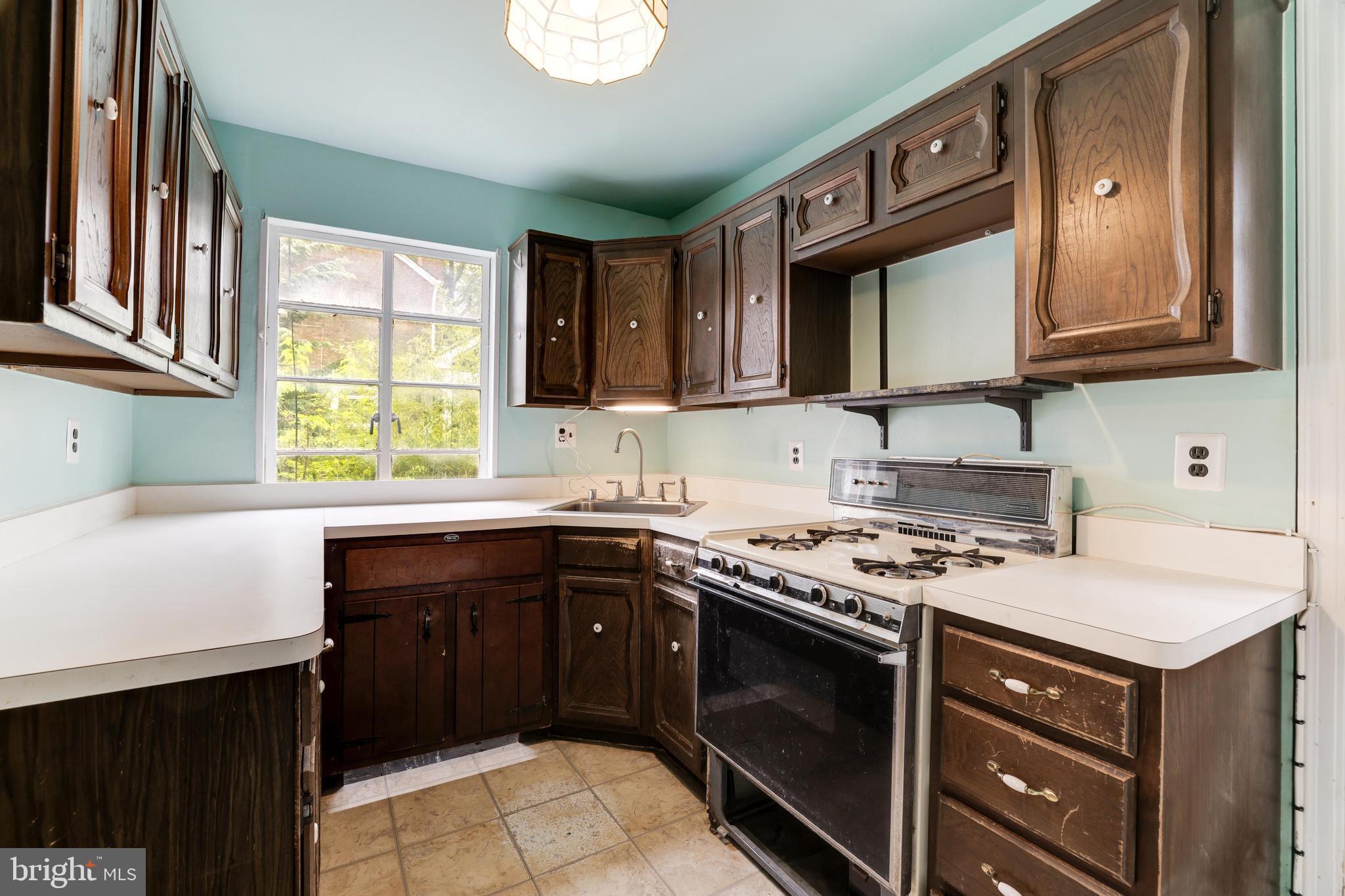 ARLINGTON FOREST - Residential