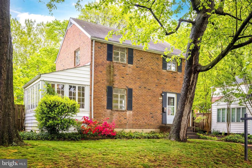 ****OFFER DEADLINE 5/1 at 7:00pm****

This charming 3 bedroom 1.5 colonial is located in desirable  Arlington Forest neighborhood. Local small town feel Arlington neighborhood,  gorgeous, mature trees, and landscaping throughout neighborhood. Easy access to all major commuter routes, close to dining, shopping, and entertainment. Plus, you can walk to Ballston Quarter.  GREAT bones perfect for an investor or family to make their own.  Features enclosed sunroom off dining and finished basement.  Great  lot to build up and back . Paved driveway, leading up to an amazing to car detached garage.