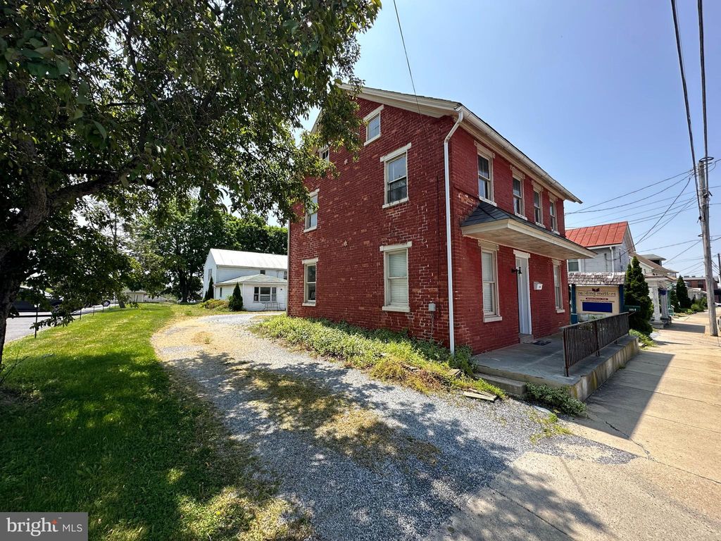 Photo of 806 MAIN ST, AKRON, PA 17501 (MLS # PALA2036104)