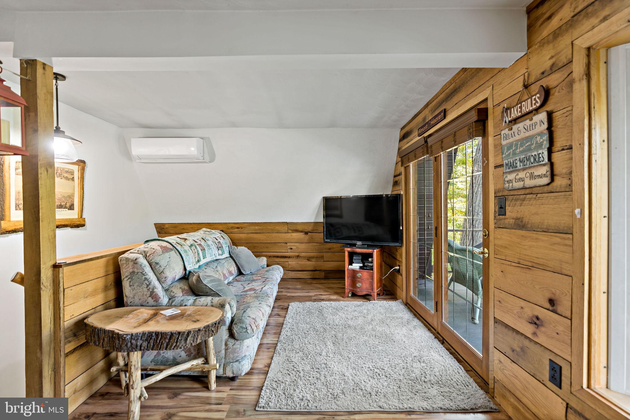 THUNDERBIRD HILLS - Residential