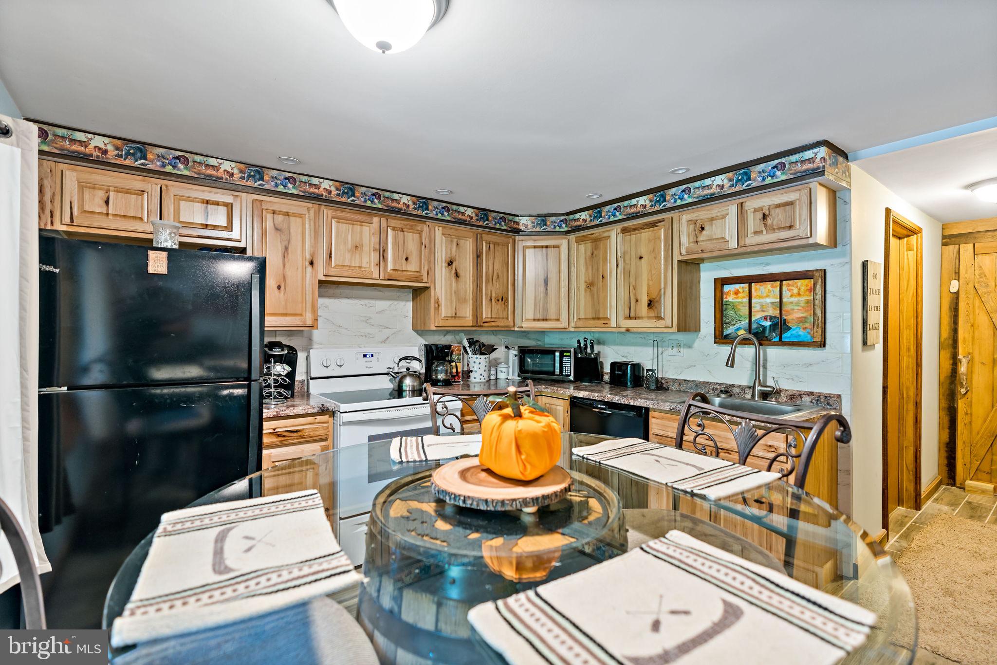 THUNDERBIRD HILLS - Residential