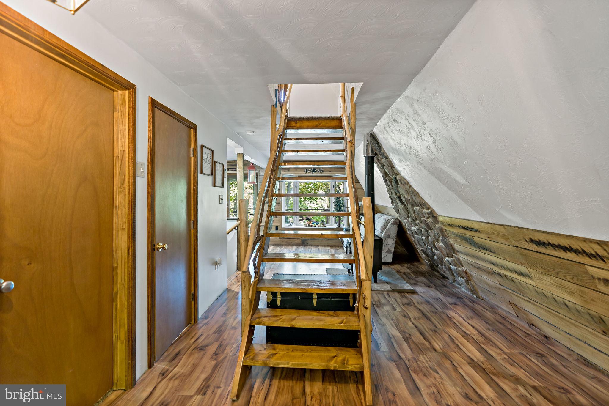 THUNDERBIRD HILLS - Residential