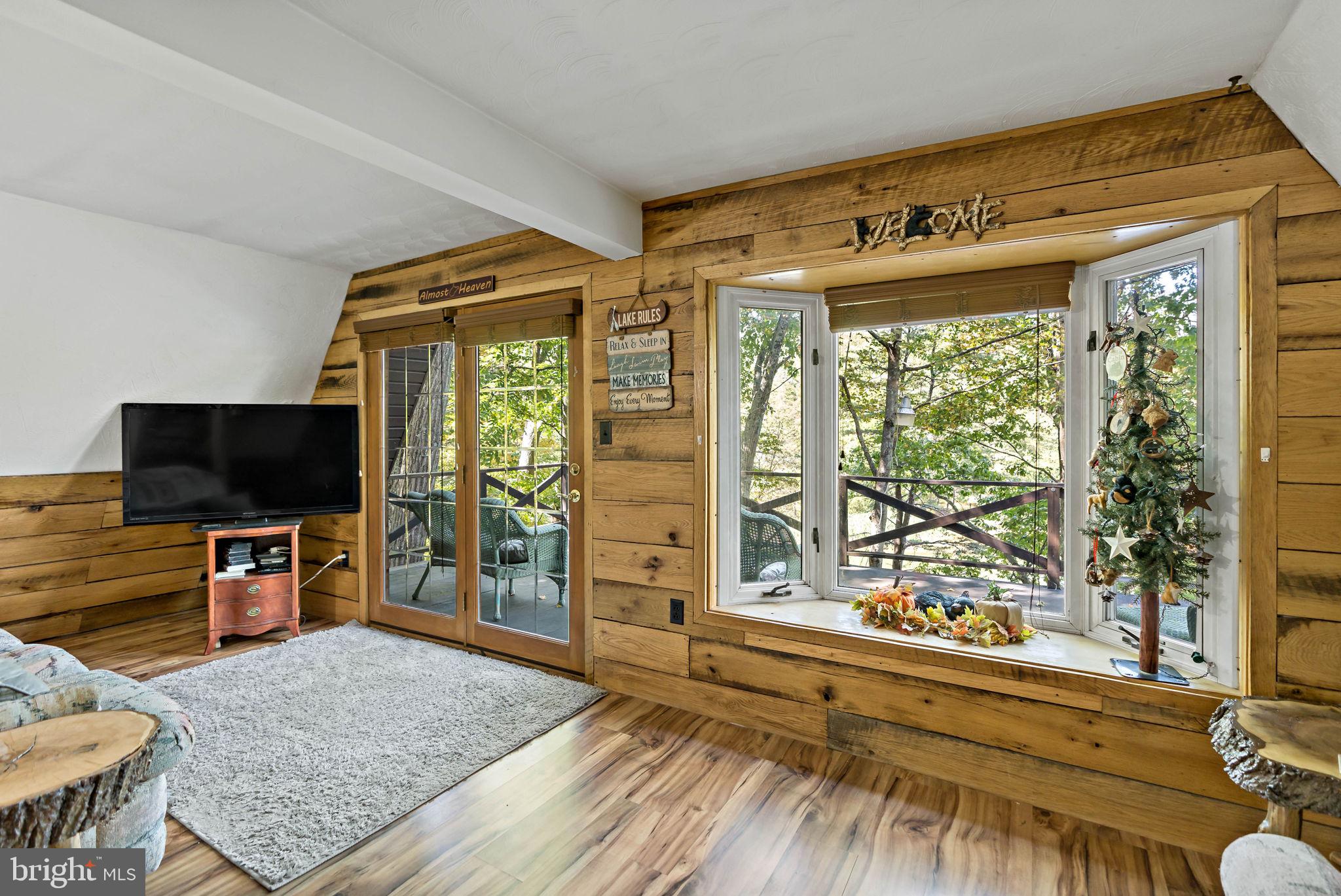 THUNDERBIRD HILLS - Residential