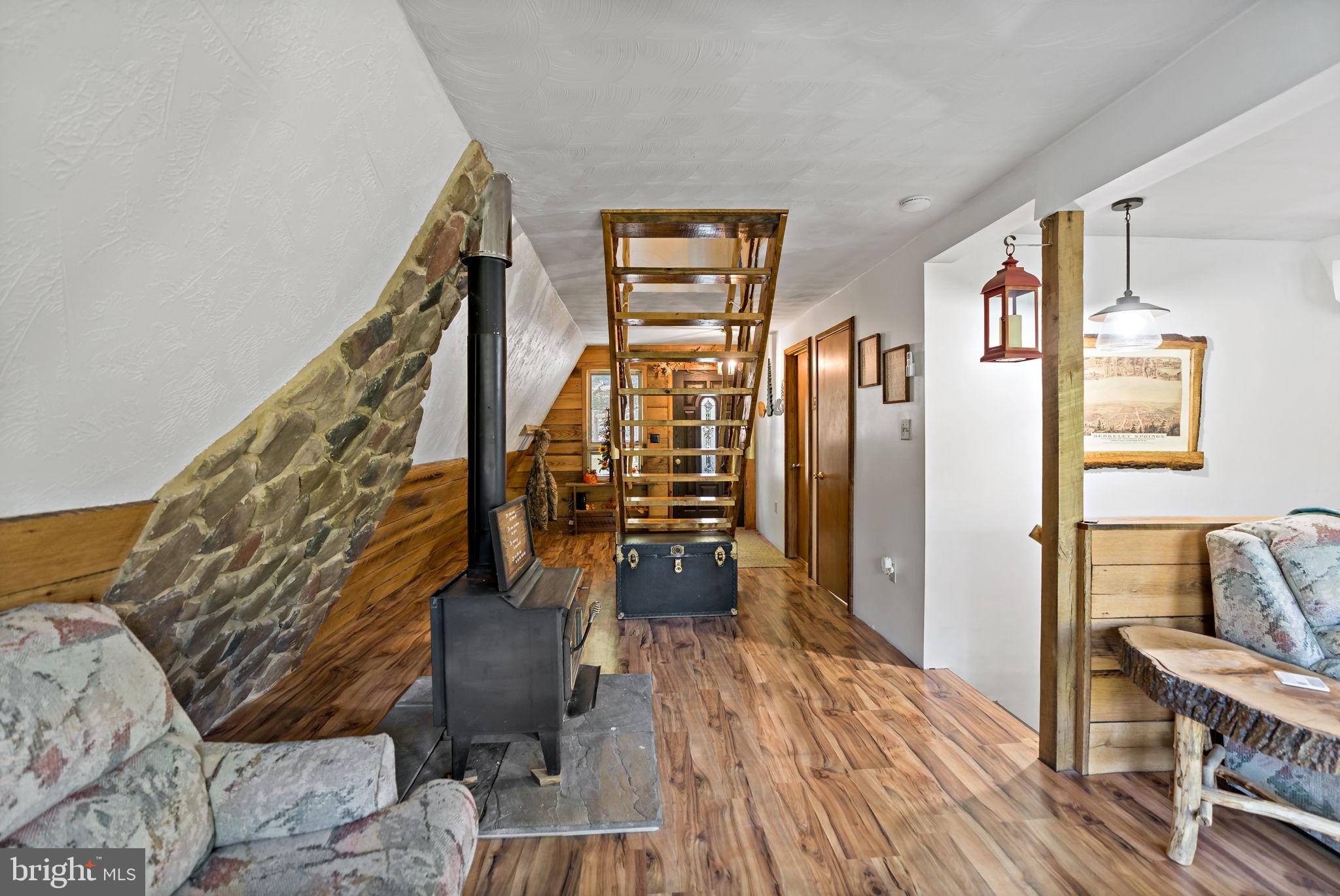 THUNDERBIRD HILLS - Residential