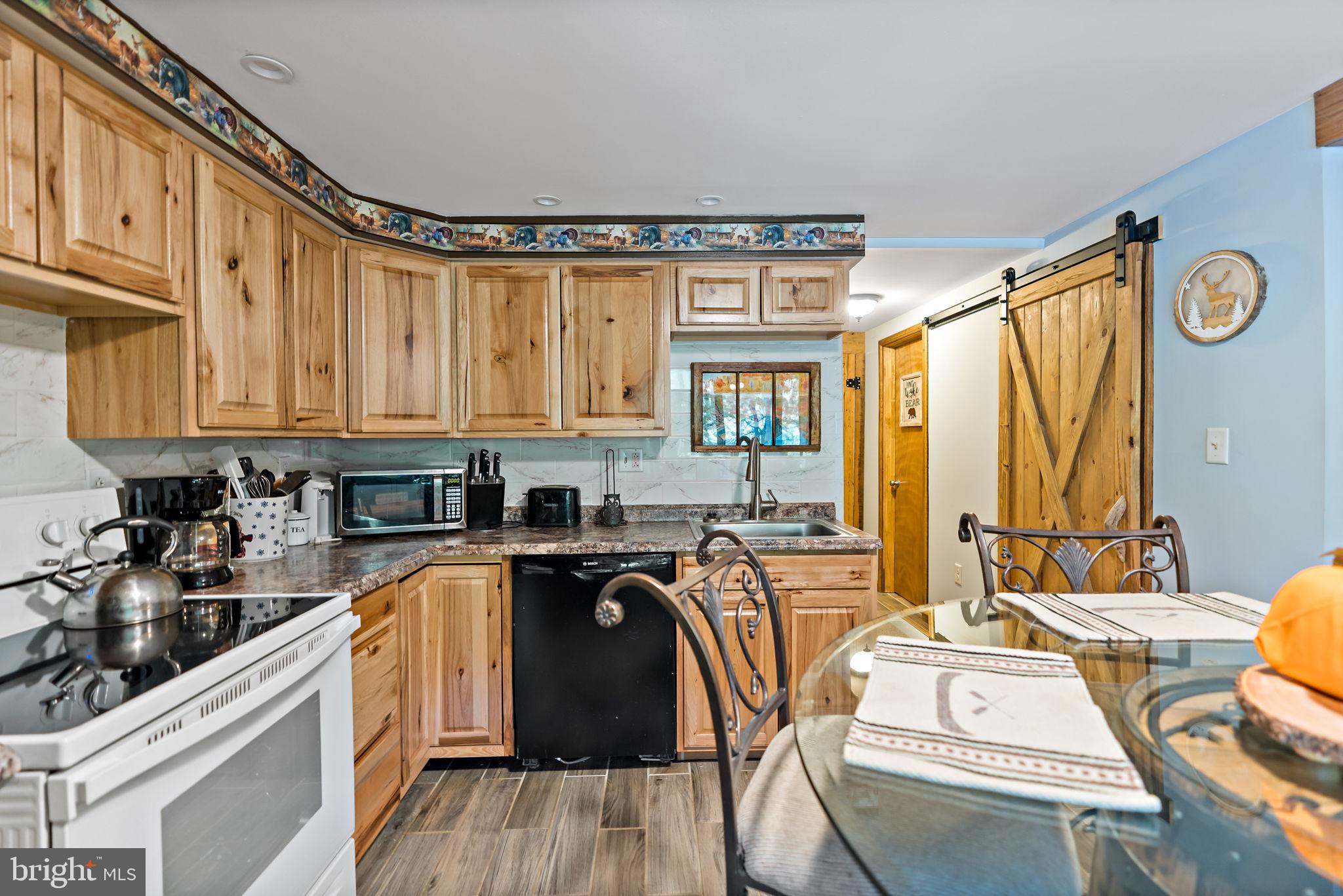 THUNDERBIRD HILLS - Residential