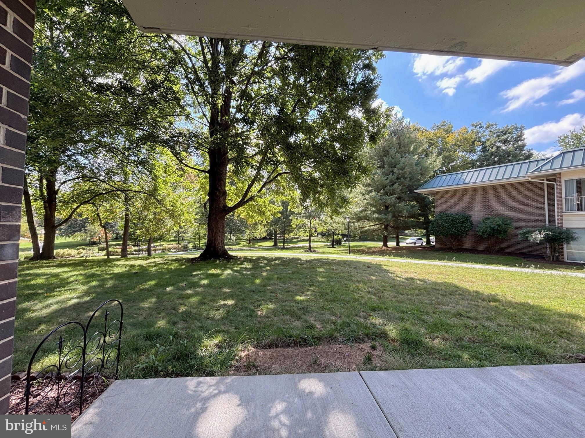 LEISURE WORLD - Residential