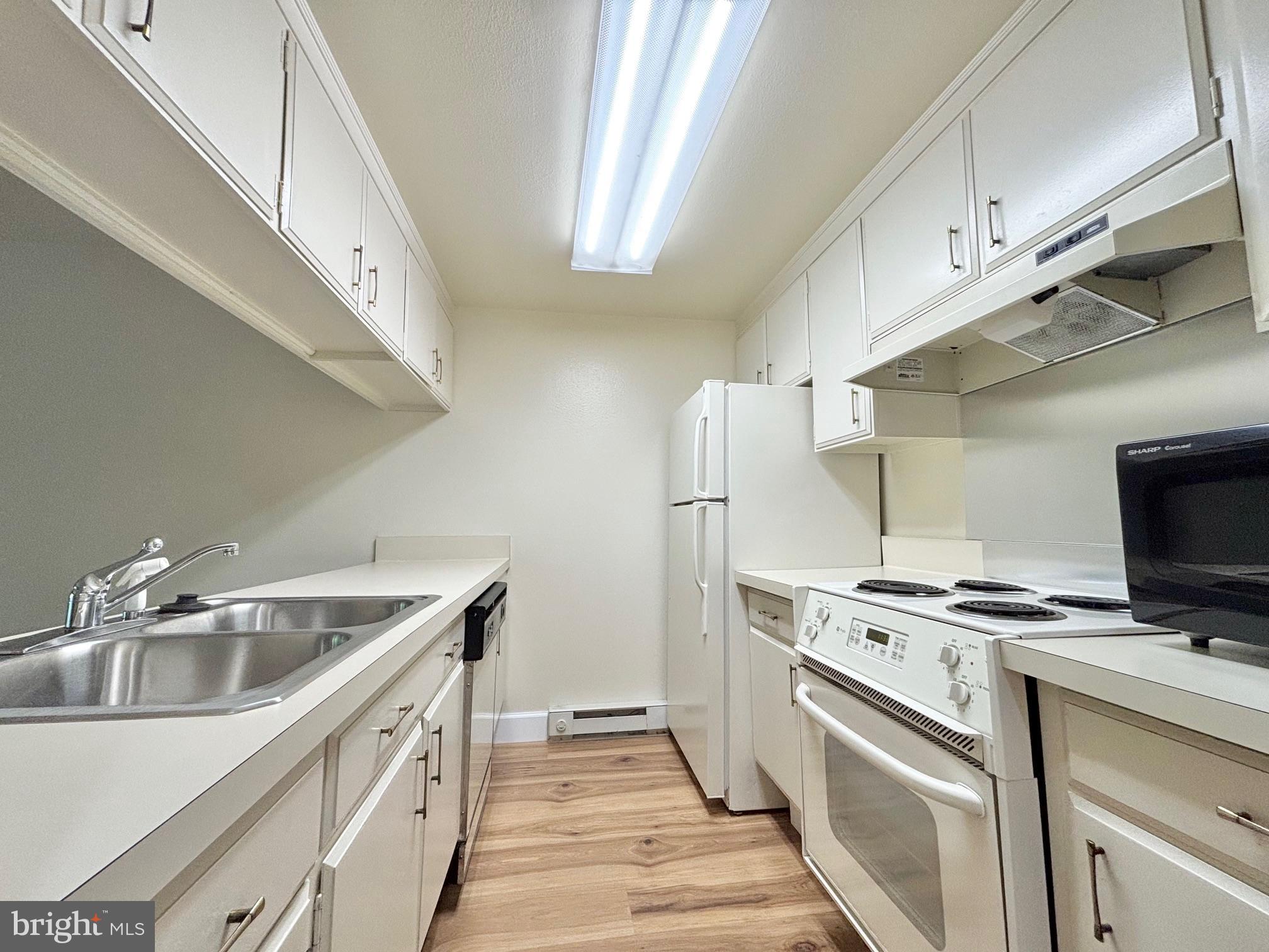 LEISURE WORLD - Residential