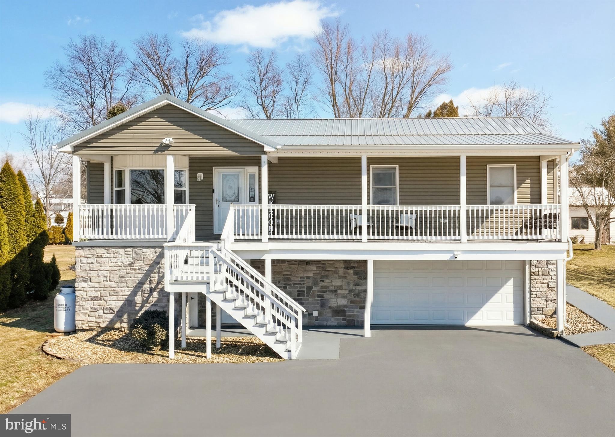 LAKE MEADE - Residential