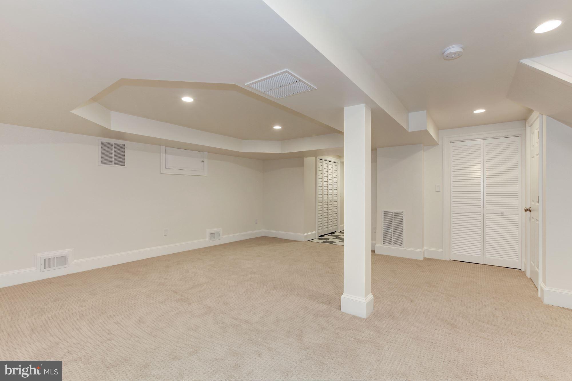 SPRING VALLEY - Residential