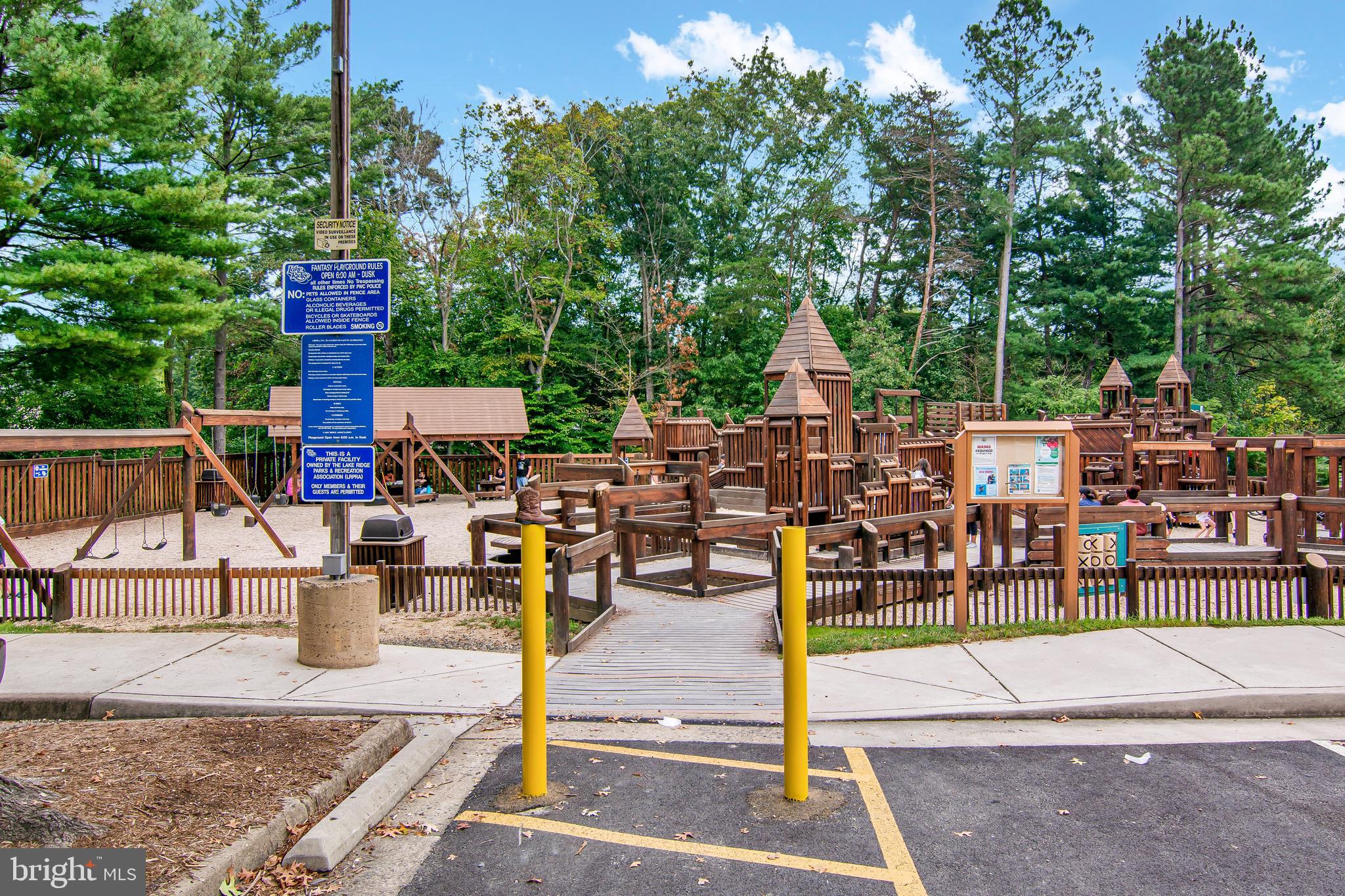 LAKE RIDGE - Residential