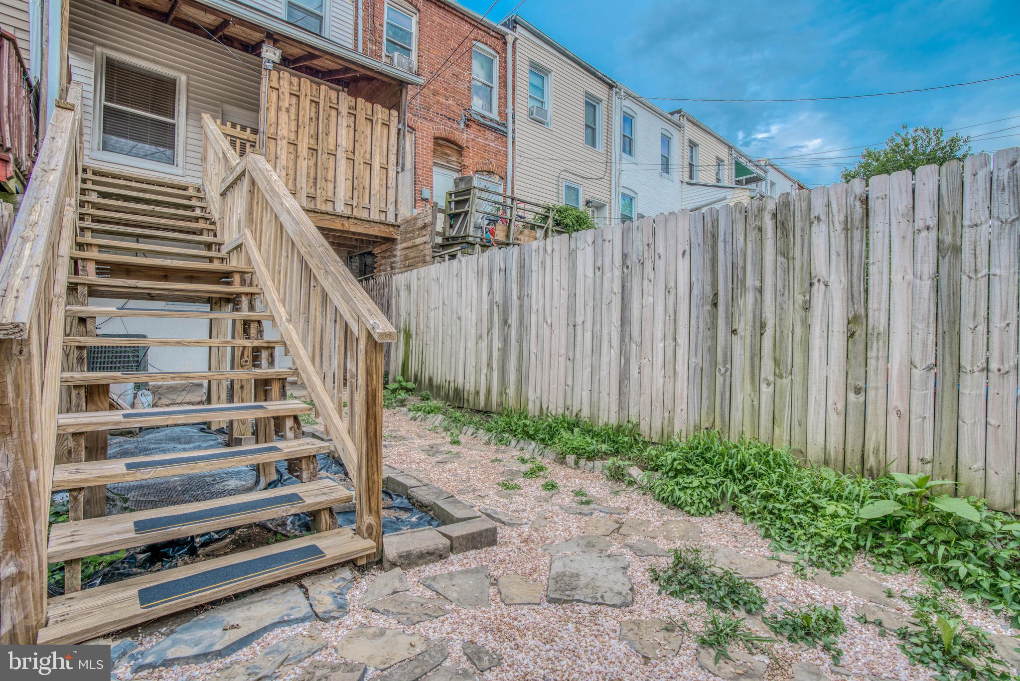 MEDFIELD - Residential