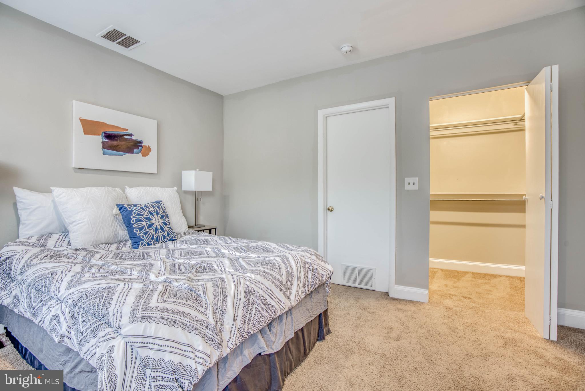 MEDFIELD - Residential