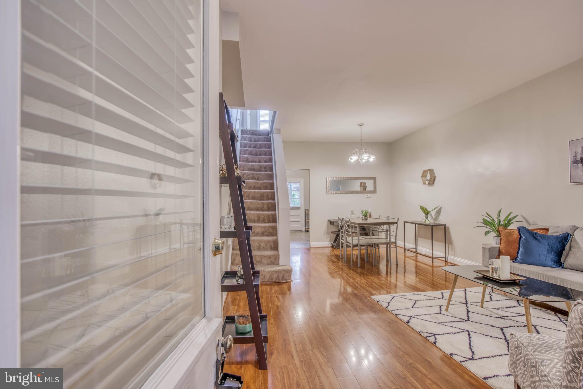 MEDFIELD - Residential