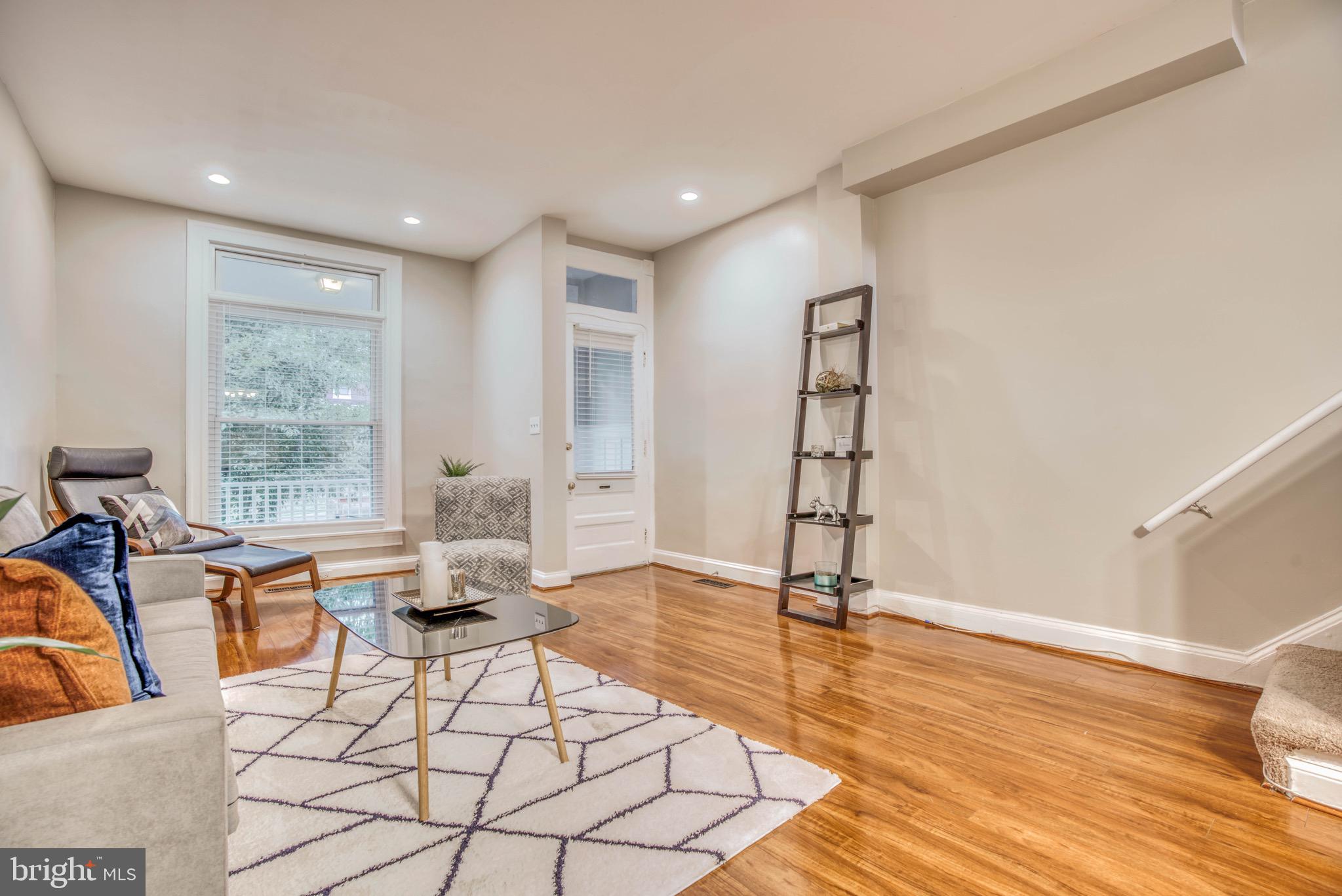 MEDFIELD - Residential